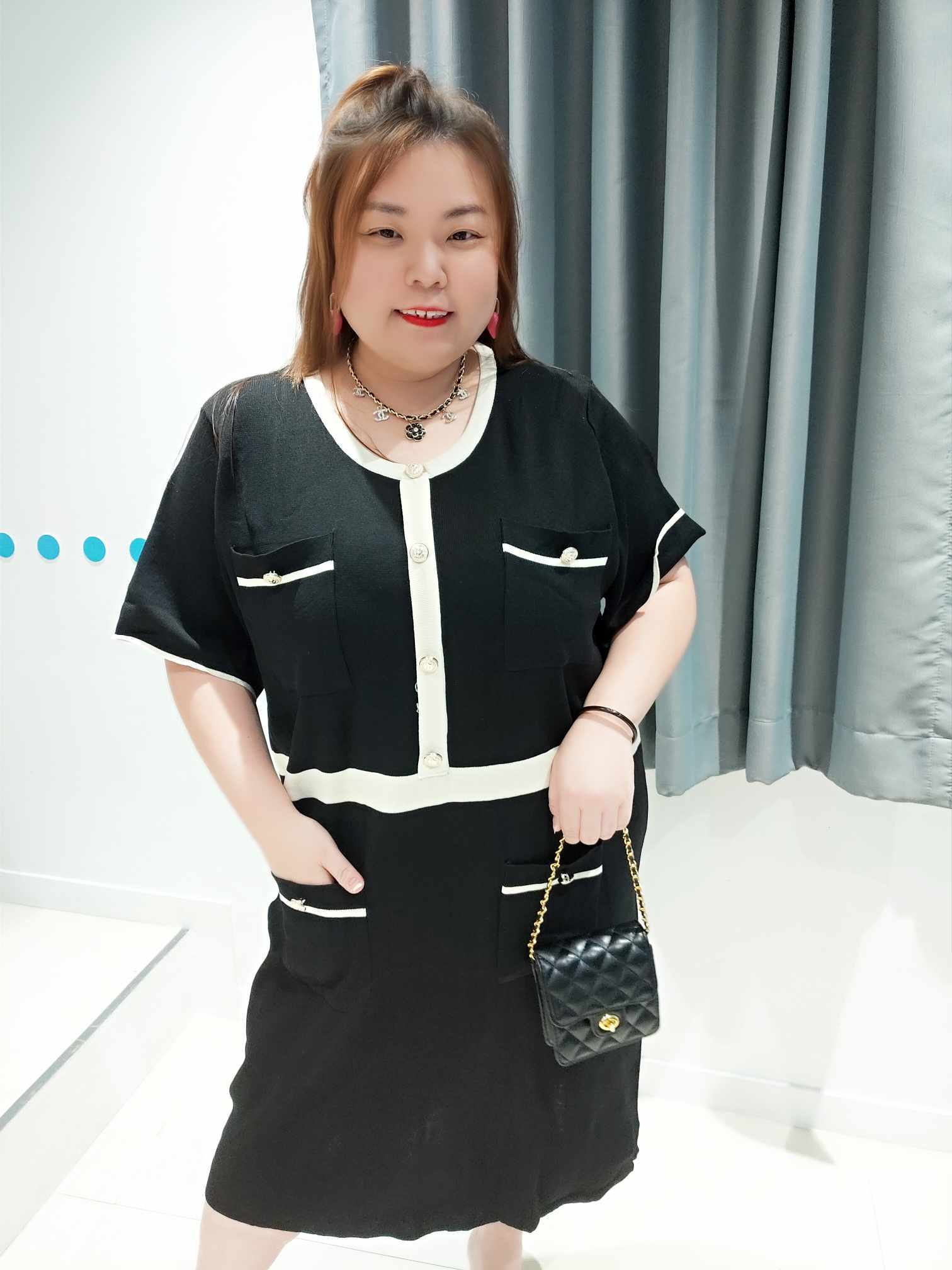 DSE01 排扣设计针织连身裙