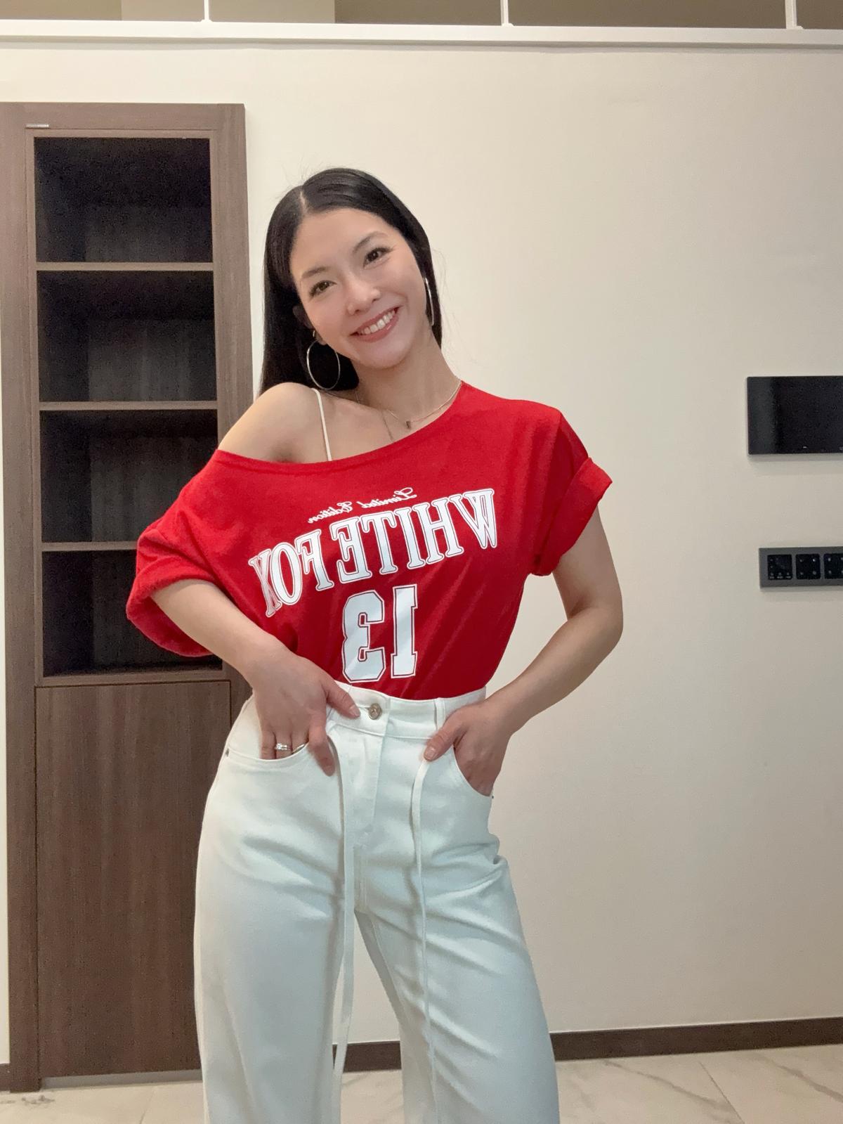 F09 單邊露膊英文字tee