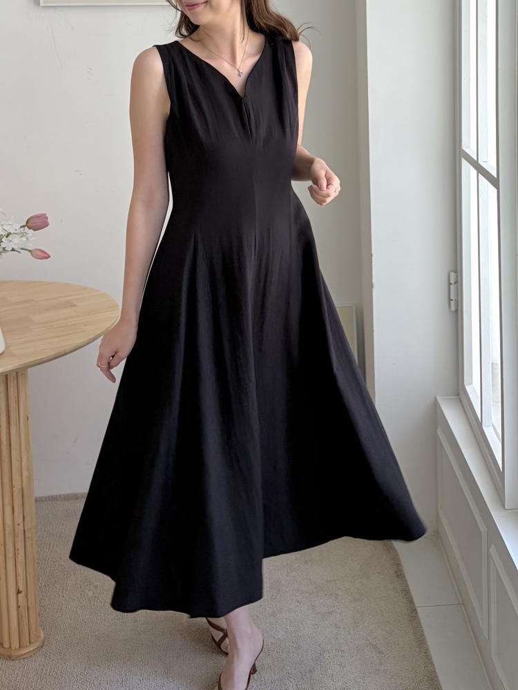 Daphne Flare Dress (Black)