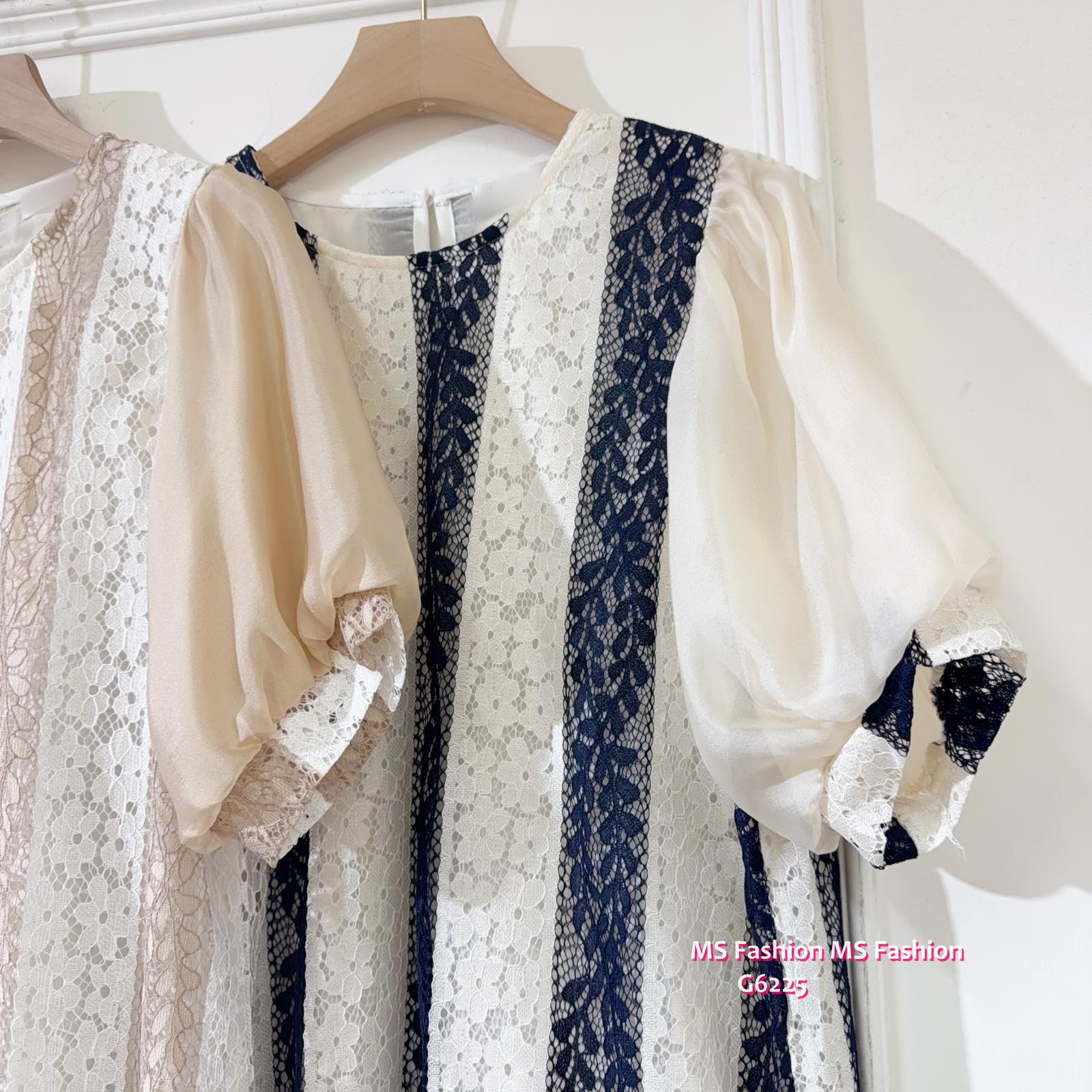 G6225 韓國🇰🇷拼色直間lace top