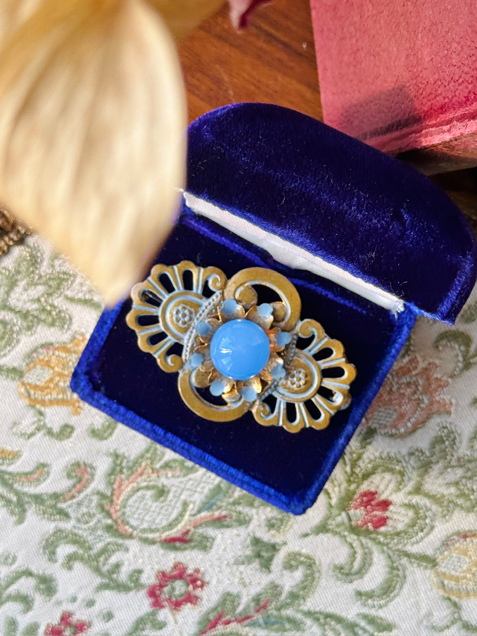Antique c. 1920s Czechoslovakian Art Deco Neo-Egyptian Blue Glass & Enamel Brooch (NZ133)