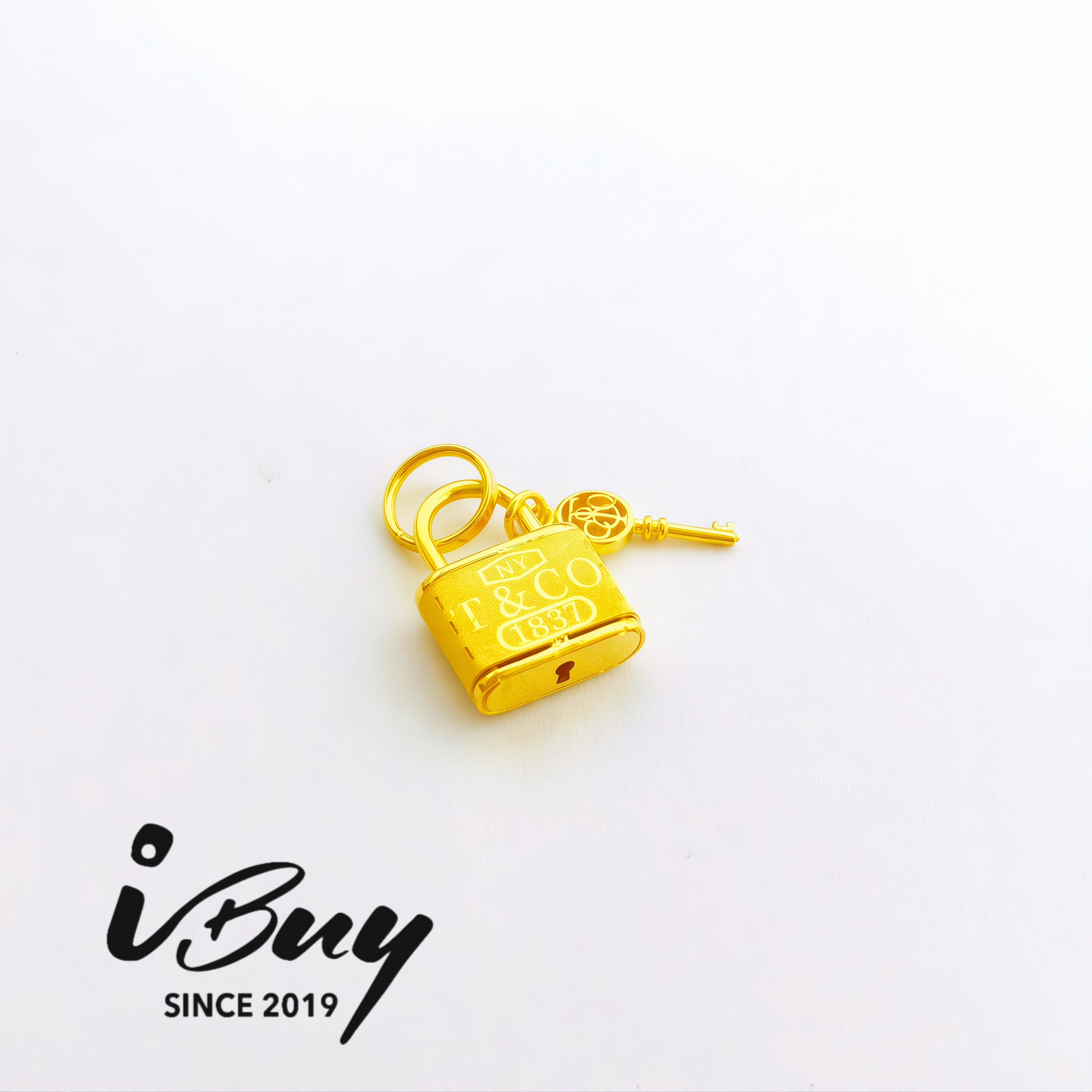 916 GOLD T&CO LOCK WITH KEY CHARM 916 T&CO 锁头与钥匙串咀