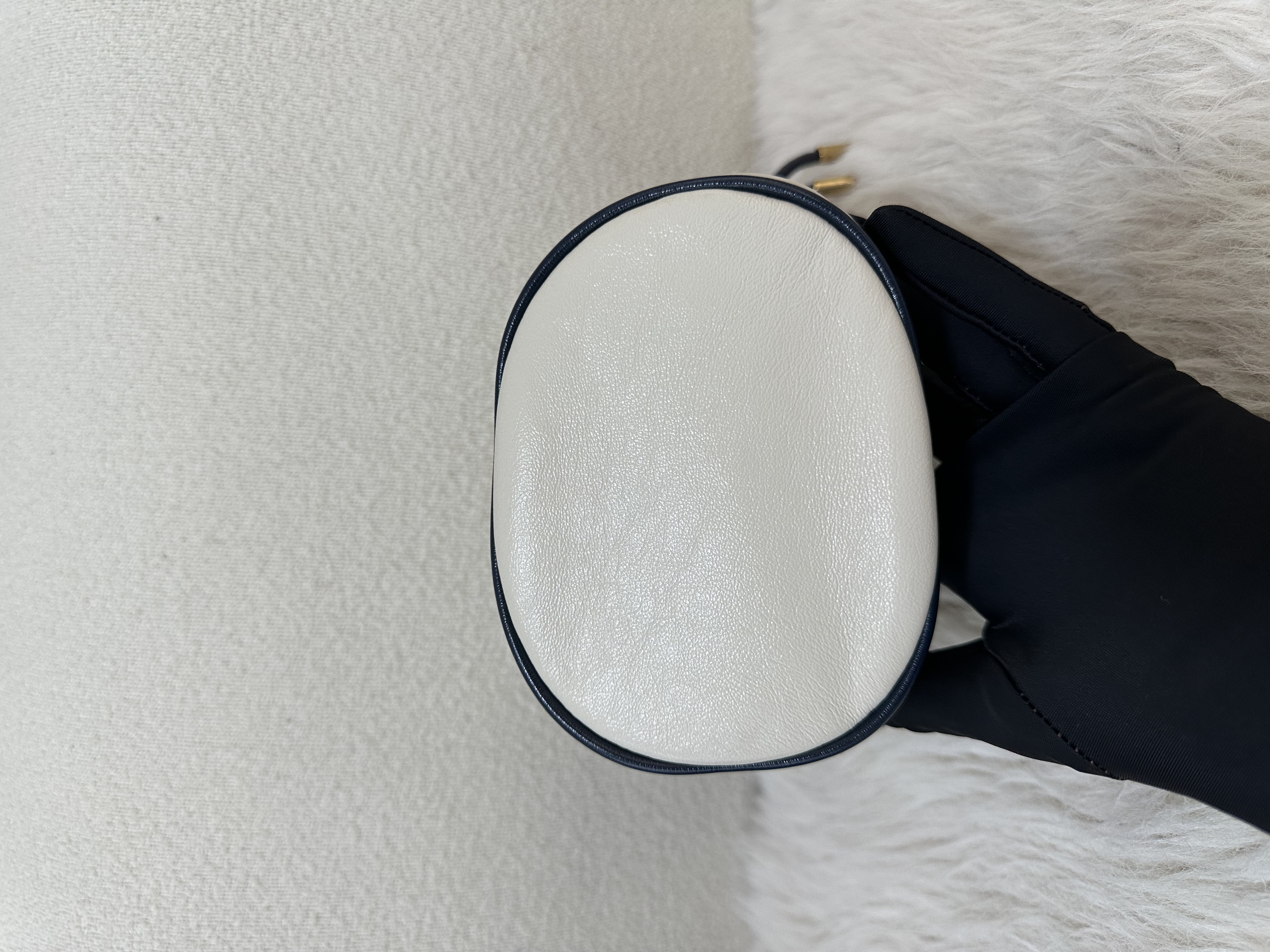 Pre-Owned GUCCI Bucket Bag / Product Code: 26022416