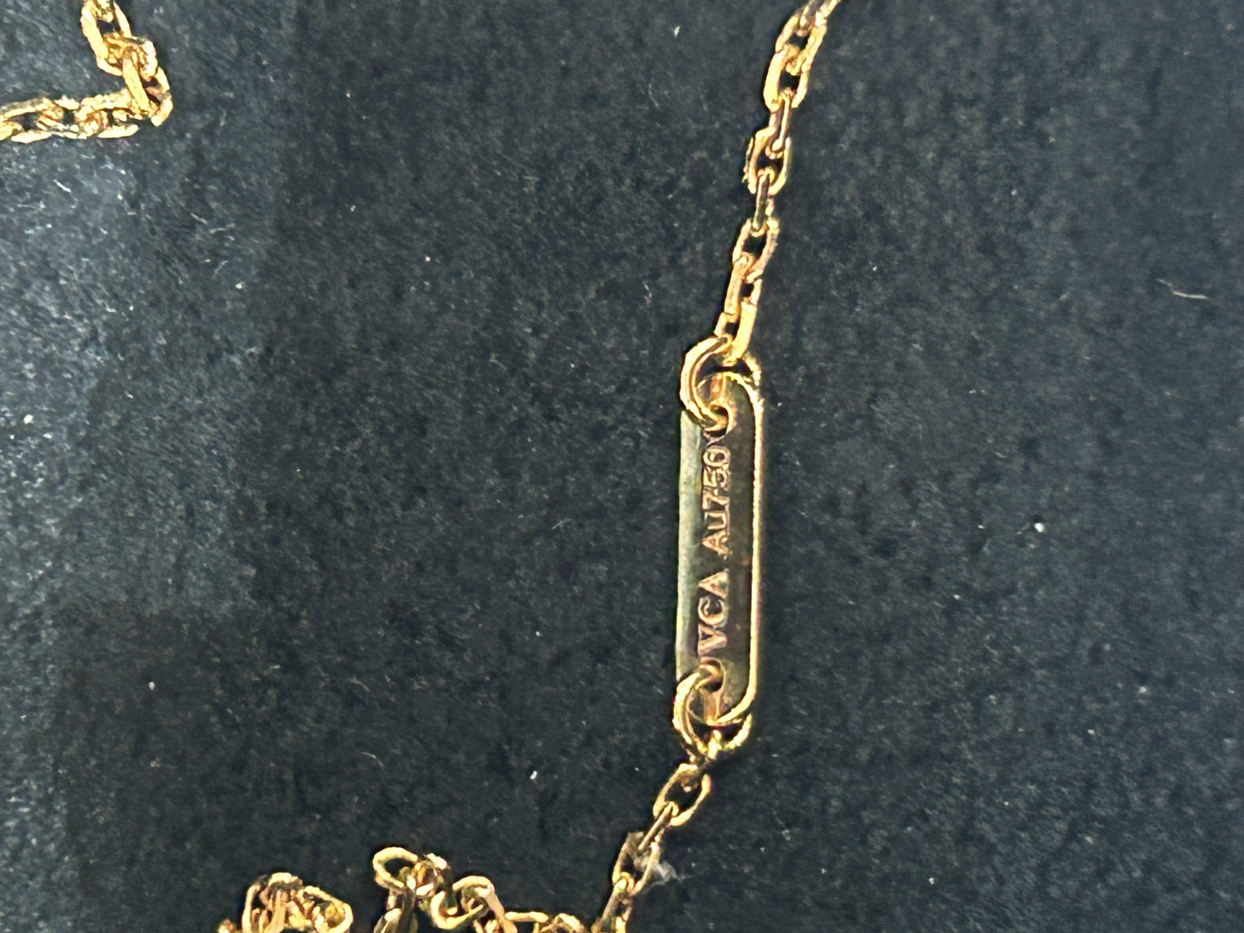 Van Cleef & Arpels VCA Sweet Alhambra Pendant, Rose Gold, Carnelian 100%Authentic, 99%New ✅專門店收據✅ certificate✅Box