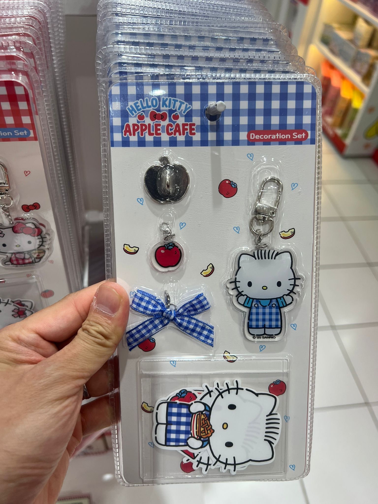 Hello Kitty Apple Cafe 鎖匙扣