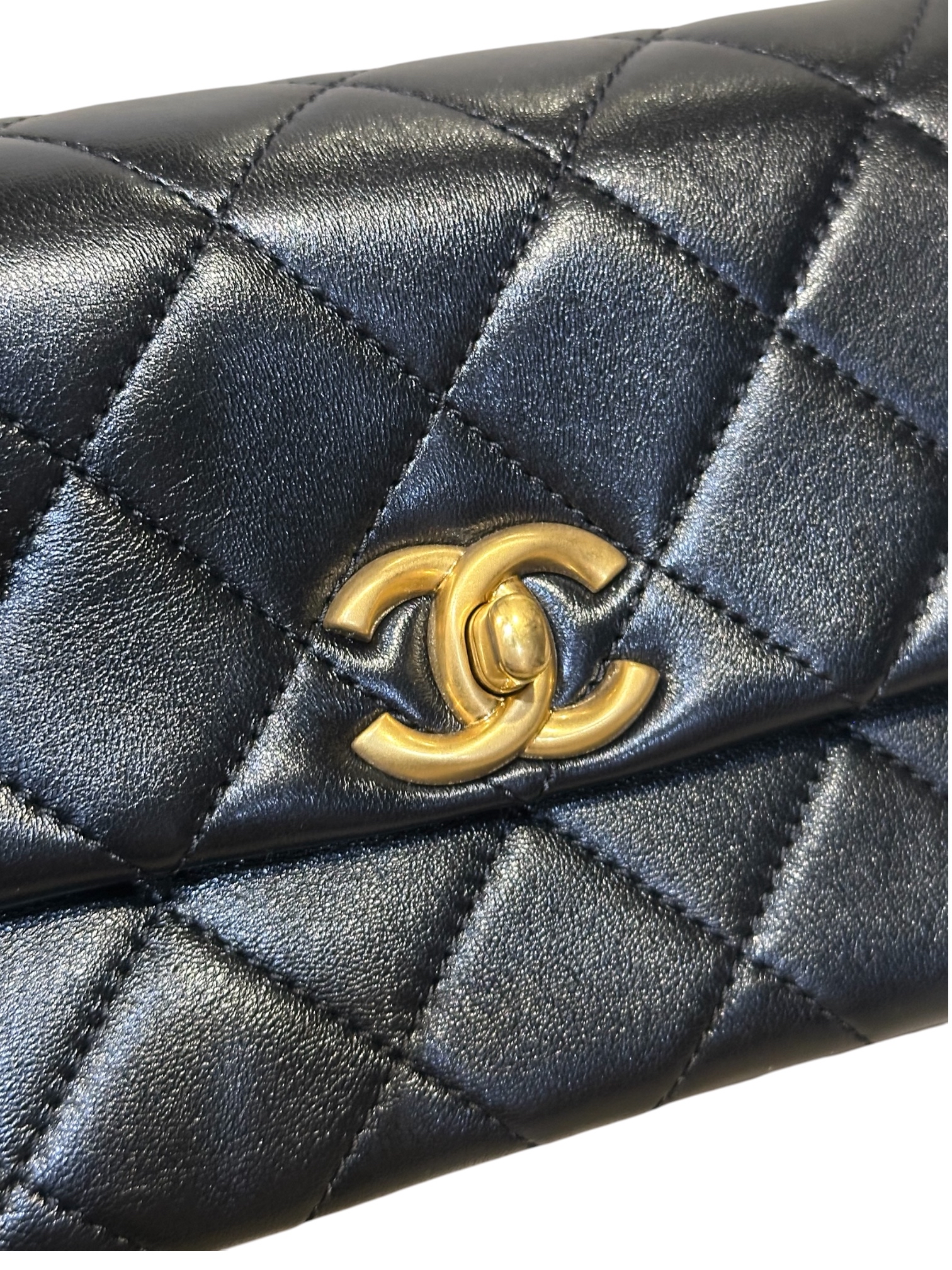 Pre-Owned CHANEL 24S Small Flap Shoulder Bag 
