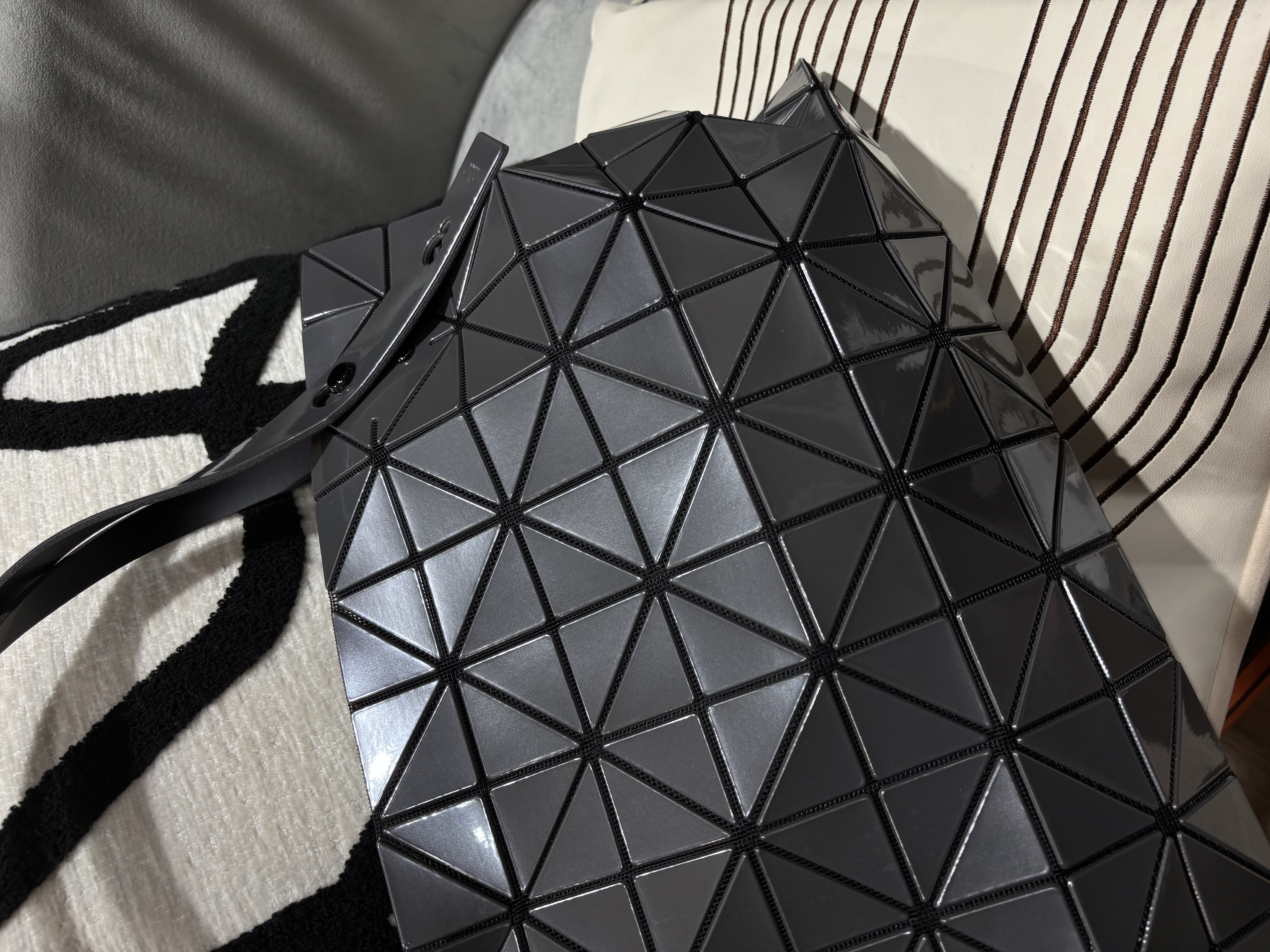 Issey Miyake bao bao zip Boston bag 100%Authentic,98%new✅dust bag  