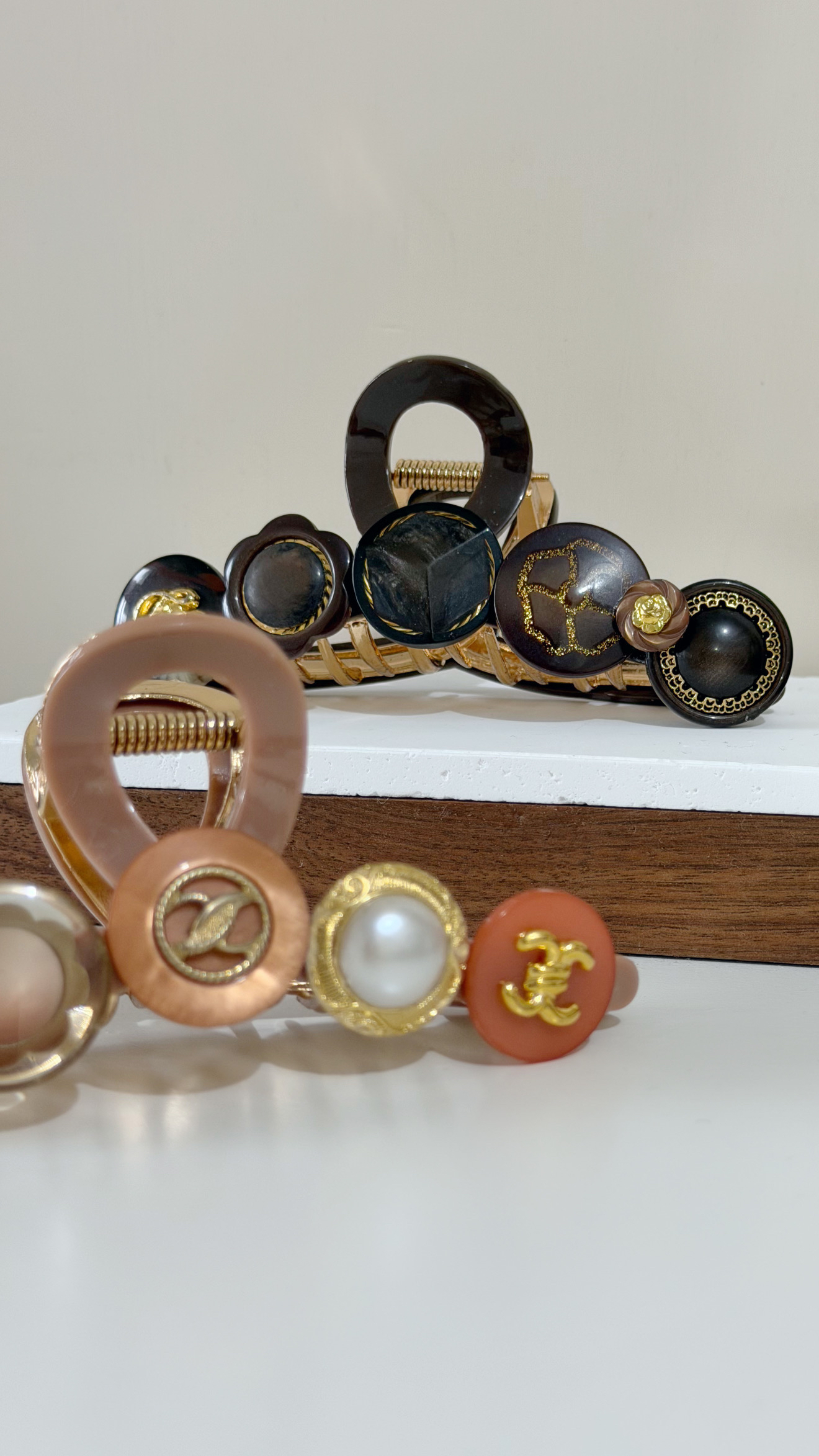 復古鈕扣髮夾/啡橙色系 12cm長