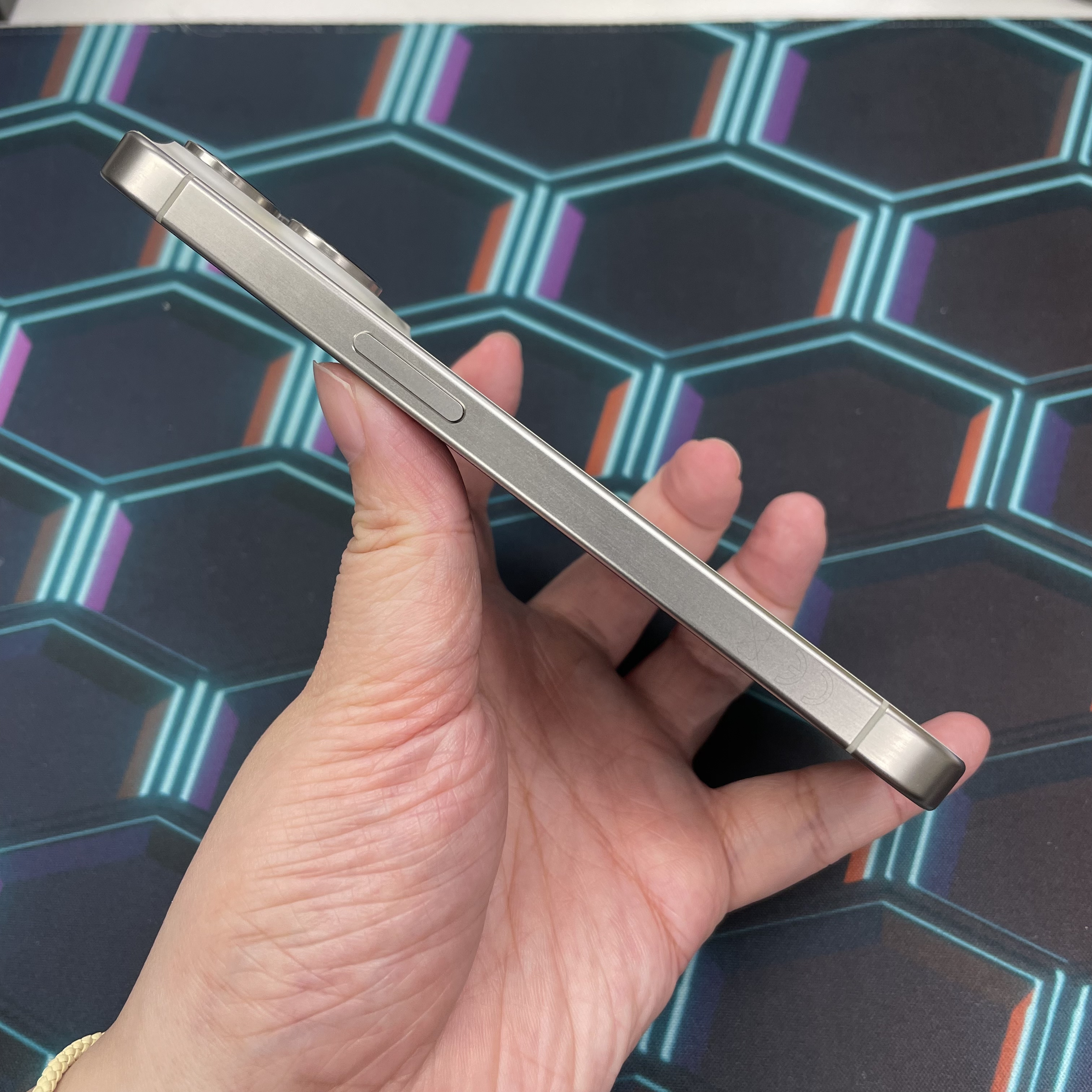 *6214 15 pro E-sim 完美機 256GB 電87 白色 white