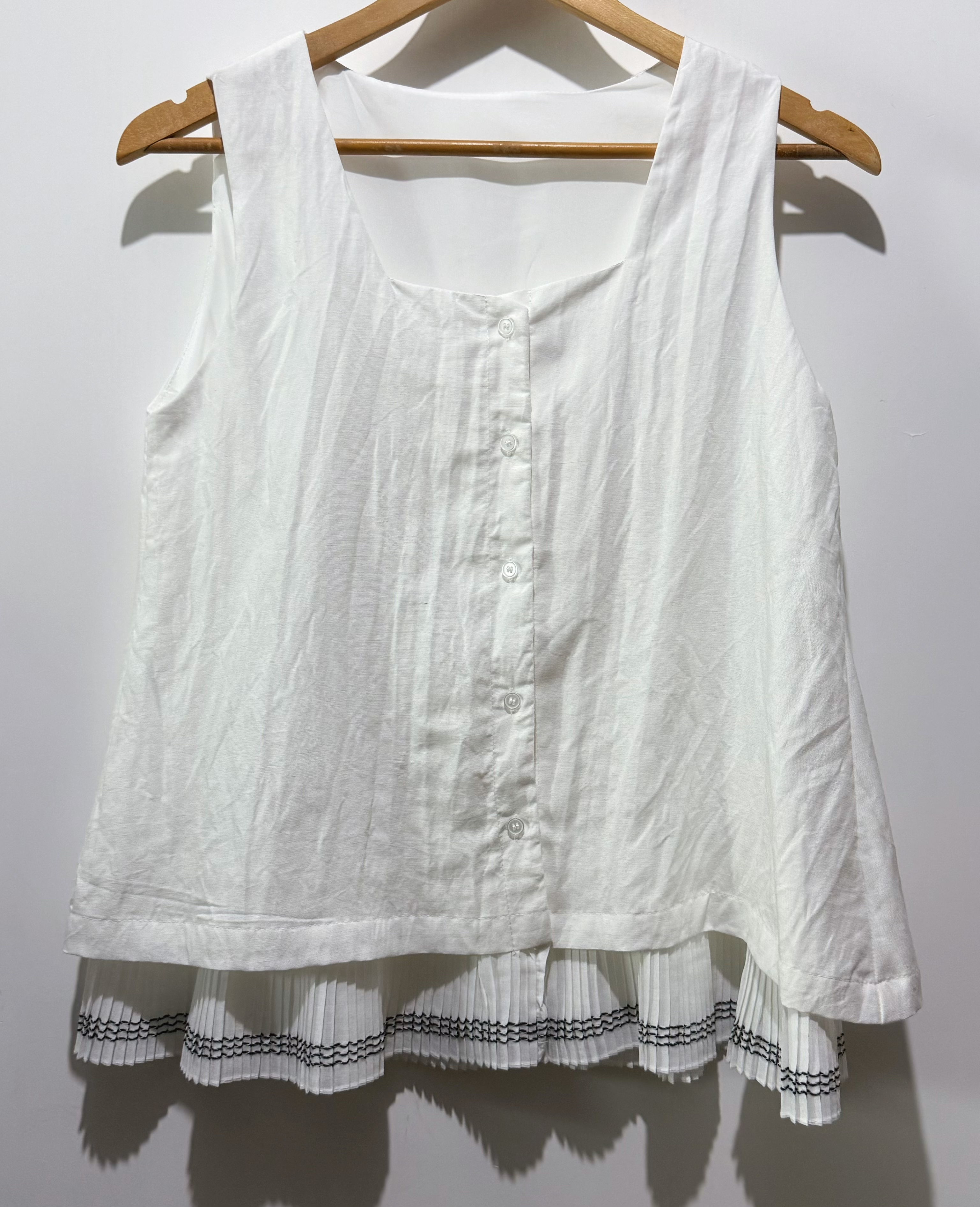 #2084 梳織方領無袖背心💞