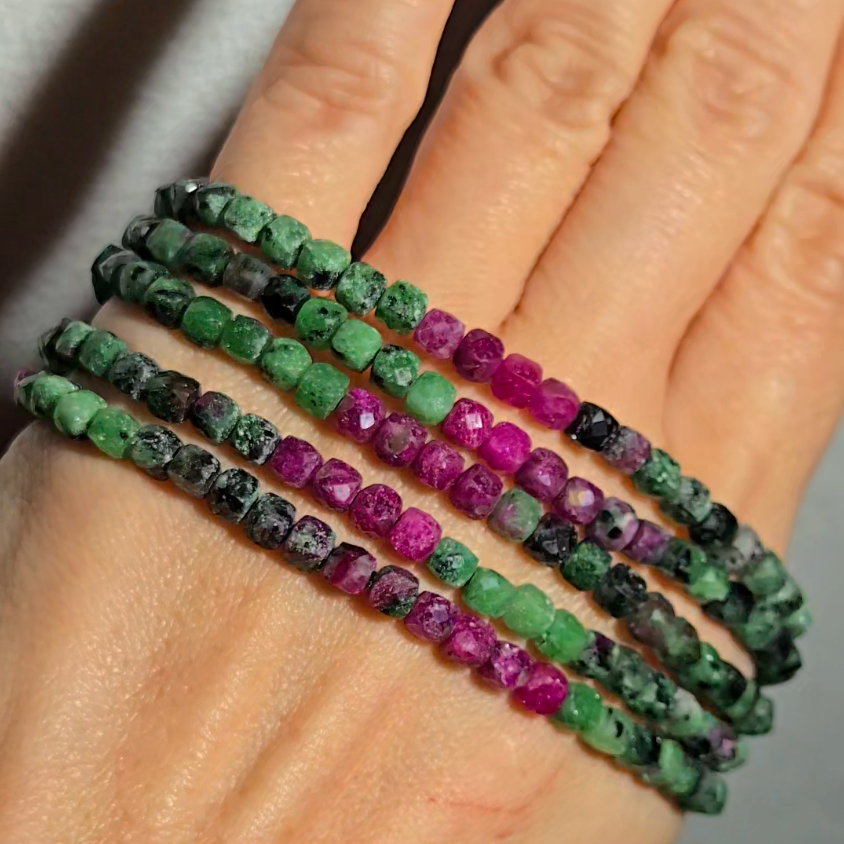 Faceted ruby in zoisite bead bracelets with UV - JW79