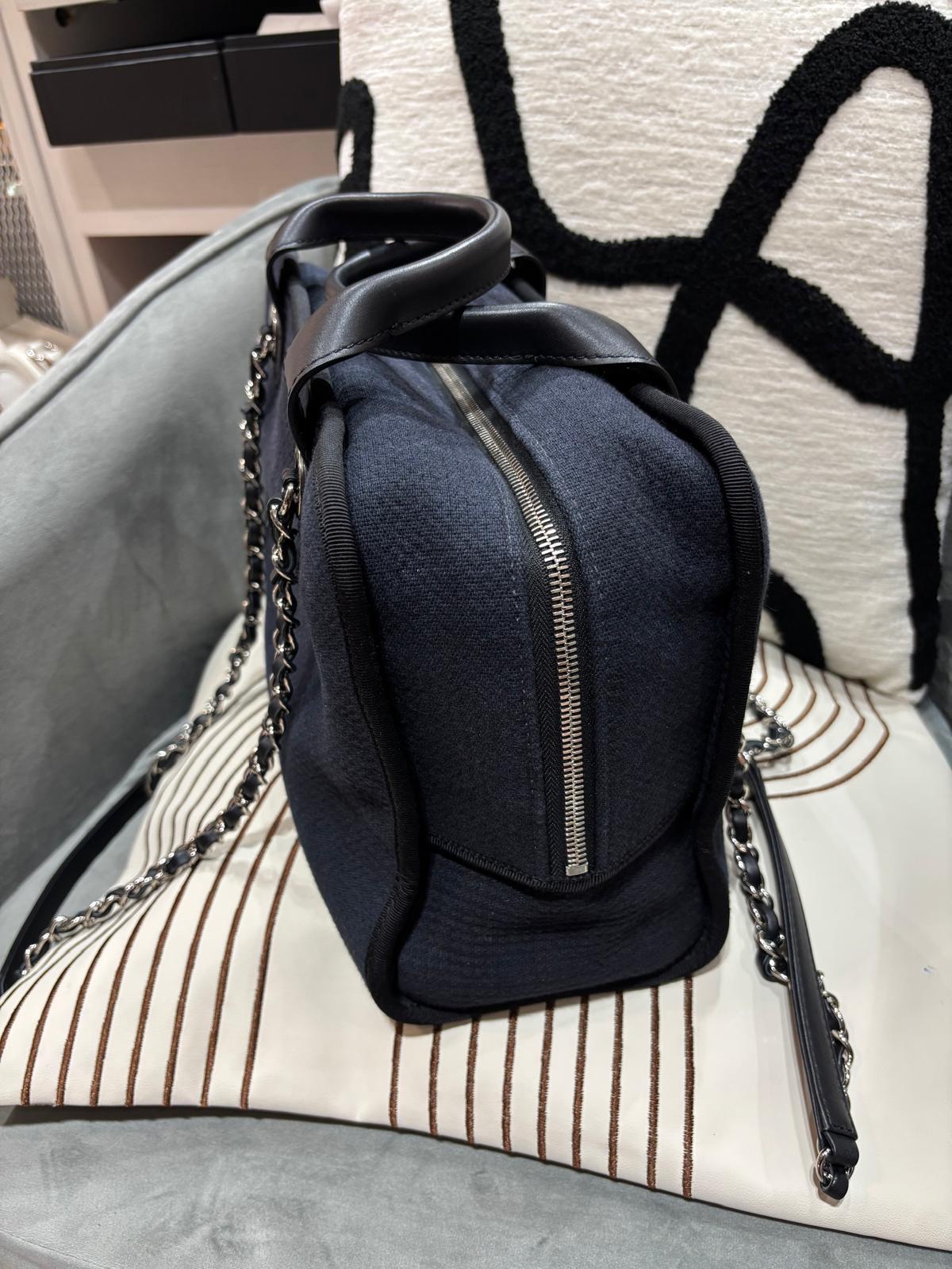 Chanel deauville Boston bag  Navy 100%Authentic,95%new  ✅晶片✅Dust bag 