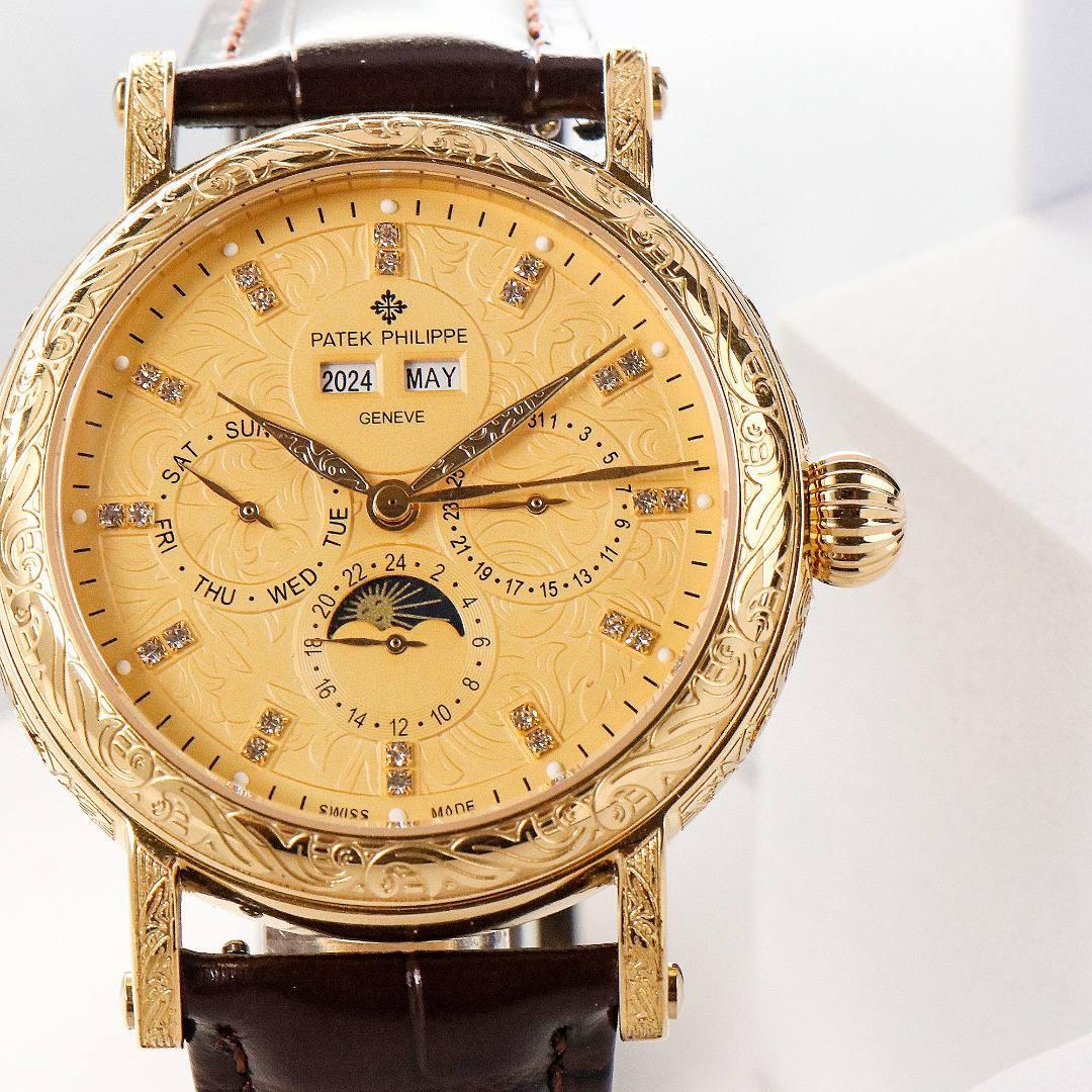 【铁划银钩 苍劲有力】高颜值新品 古朴。复古。精湛的工艺！ 年度最佳典藏之作——百达翡丽古典超级复杂多功能 万年历功能腕表 团队历时两年多精心设计，不计成本，敢为人先，力求完美，克服重重难关，突破多层技术瓶颈，机芯型号为CH 29-535 升级版，质量稳定！【表带】经典意大利小牛皮表带，纹路清晰，质感好。搭配圈市面最顶级的百达翡丽灯笼表扣，通用原装无压力。 优雅的Calatrava雕花表壳极具个性，42毫米的表径适配大众男性手寸，与专柜一致，非常商务可亦休闲。