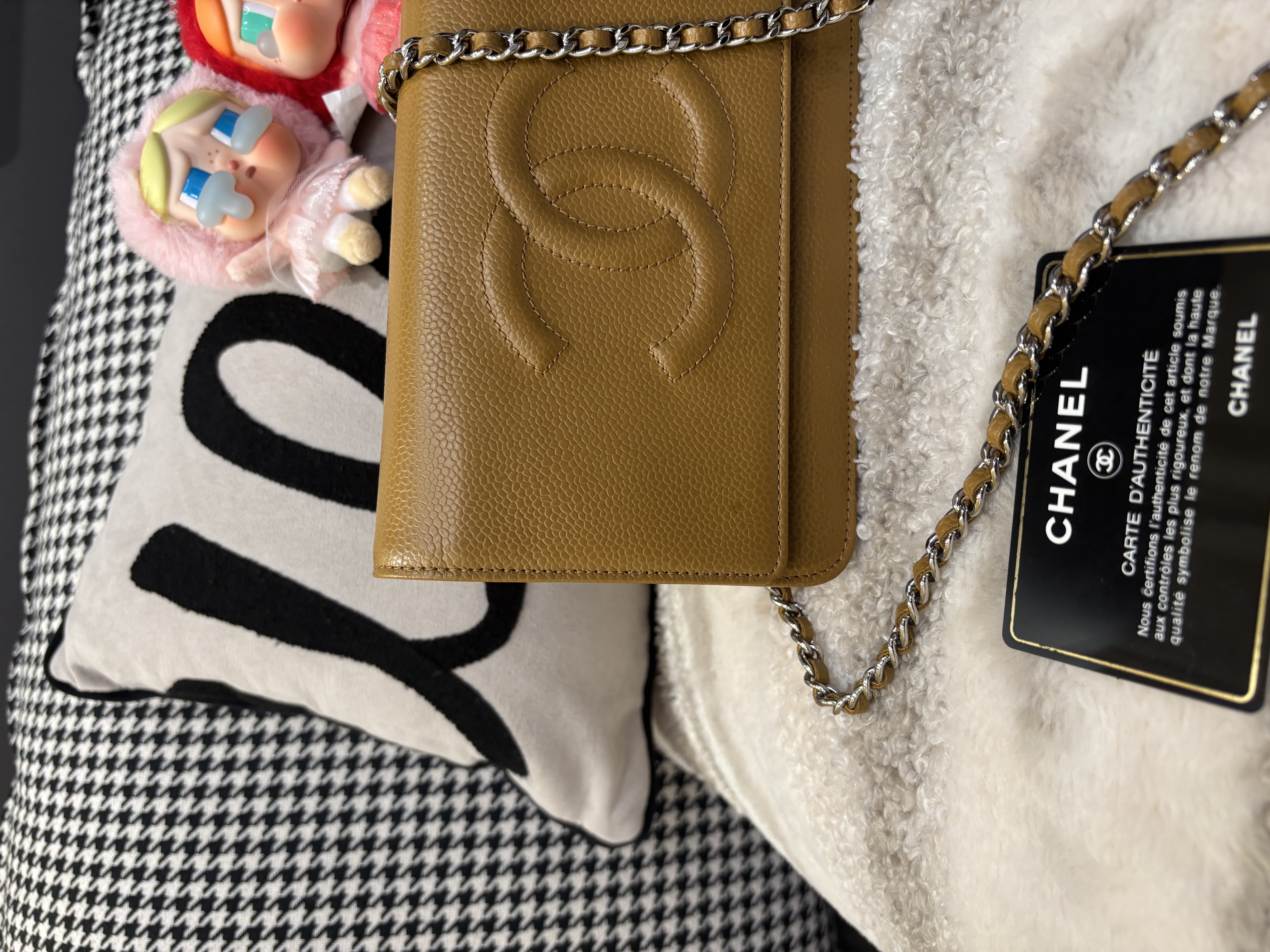 Chanel wallet on chain 100%Authentic, 98%New ✅17Card✅Box