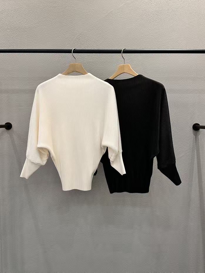 Elegant dolman sleeve ribbed top