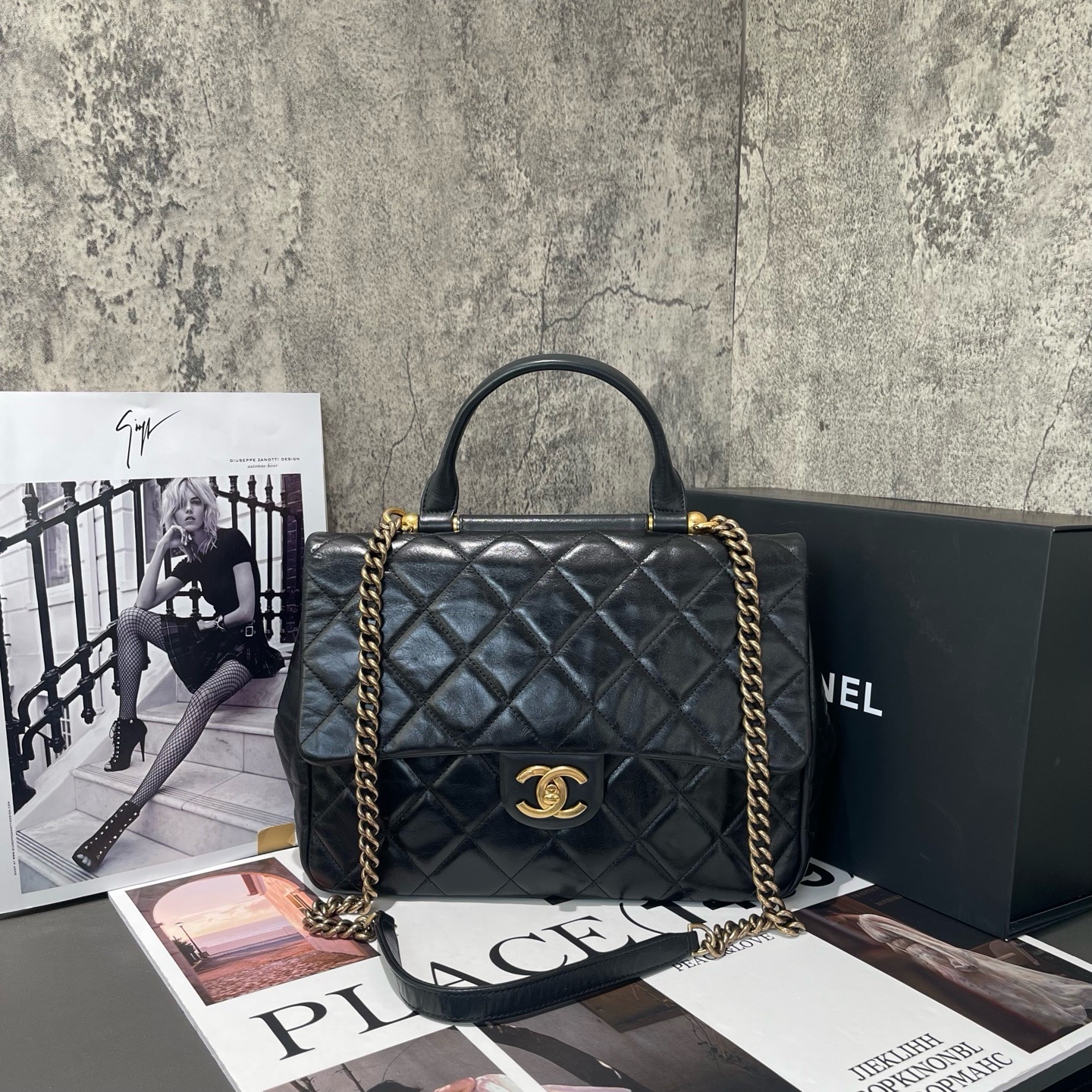 【預訂貨品】 Chanel 黑金油蠟皮 復古郵差包