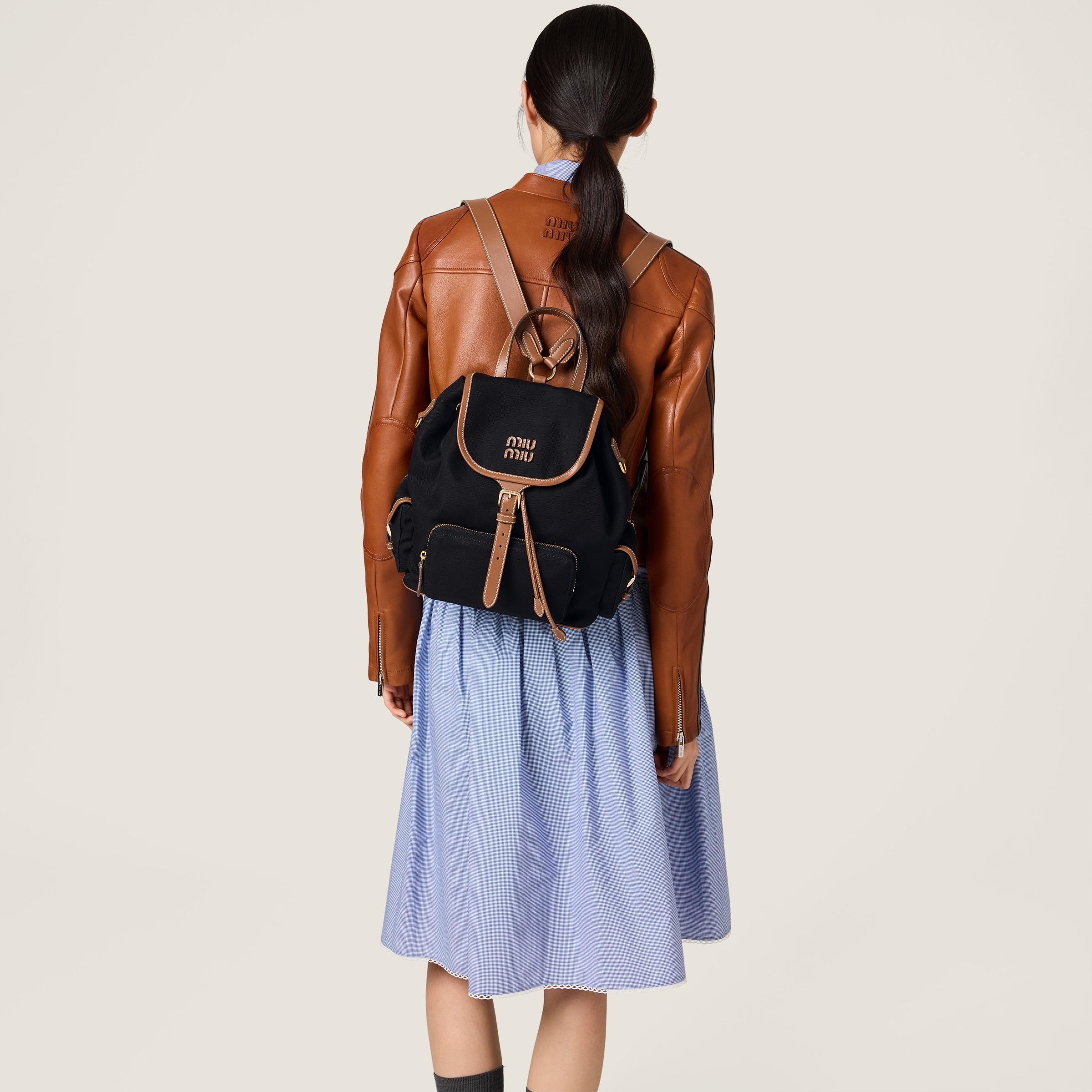 精選貨品優惠💖訂貨📮MIUMIU Large backpack   Size 29.5x25x12.5cm Color: Black /Brandy