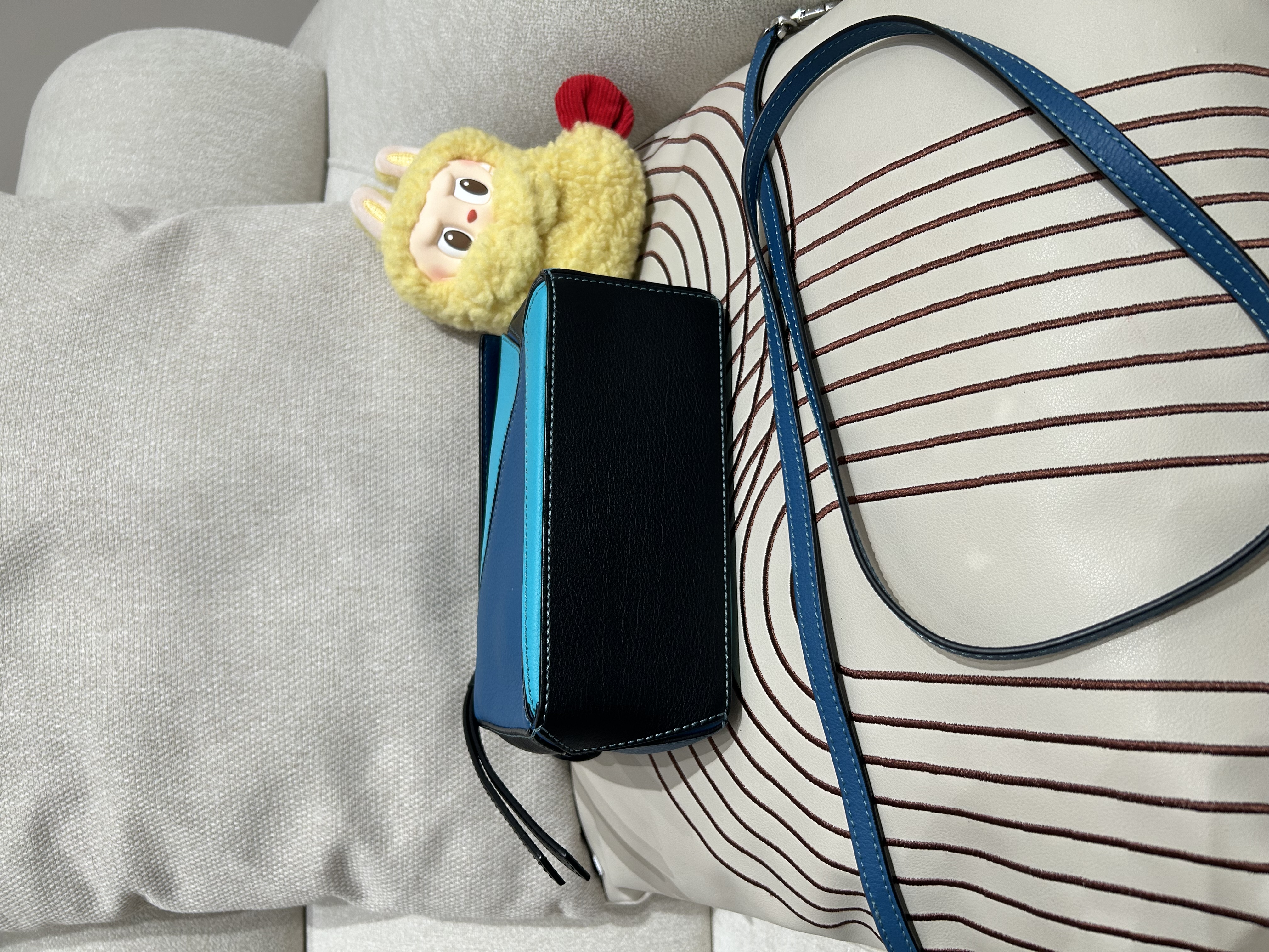 Loewe mini puzzle calfskin  100%Authentic,98%new ✅tap booklet✅dust bag 