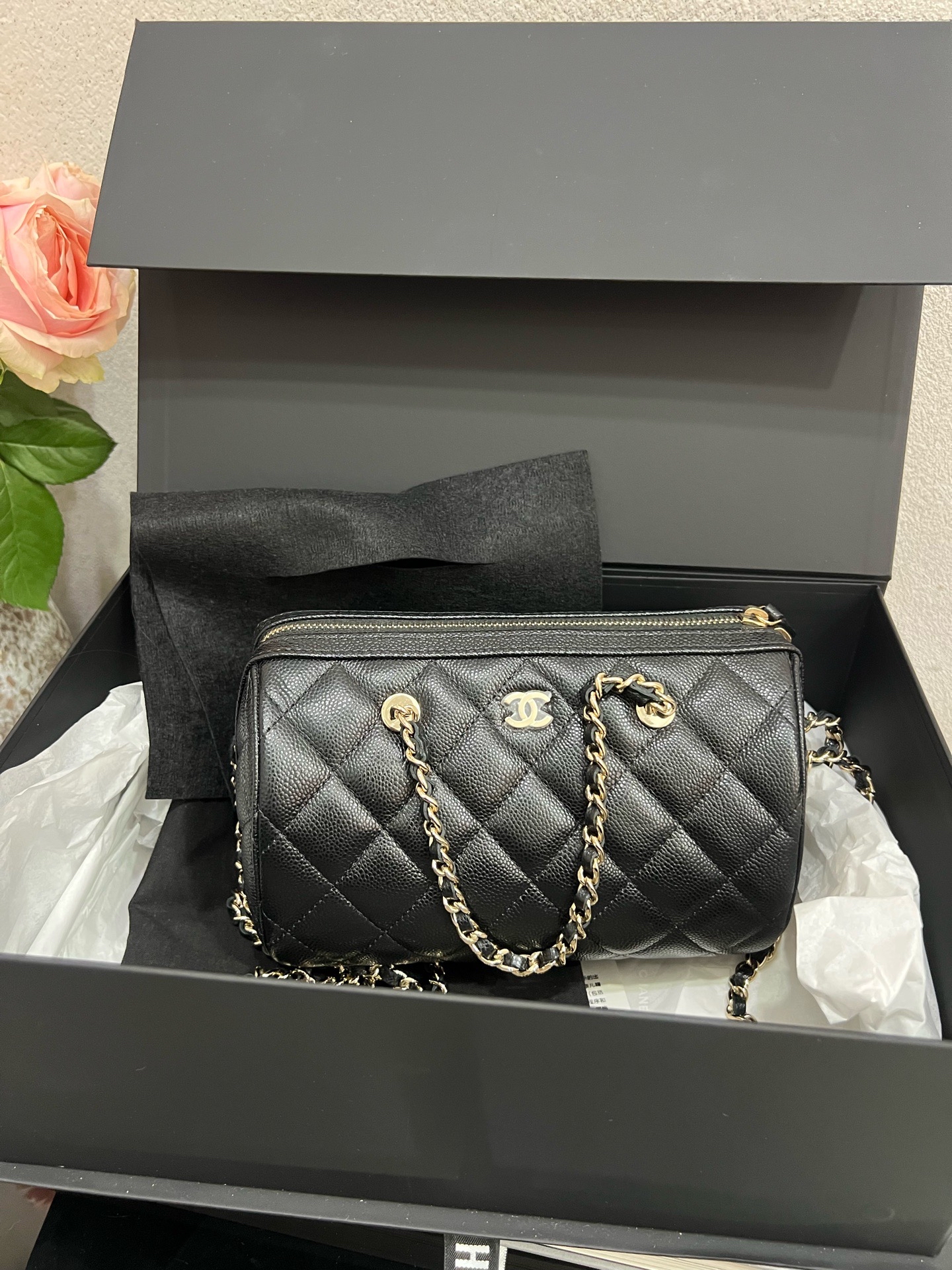 Unused item chanel 25S black 