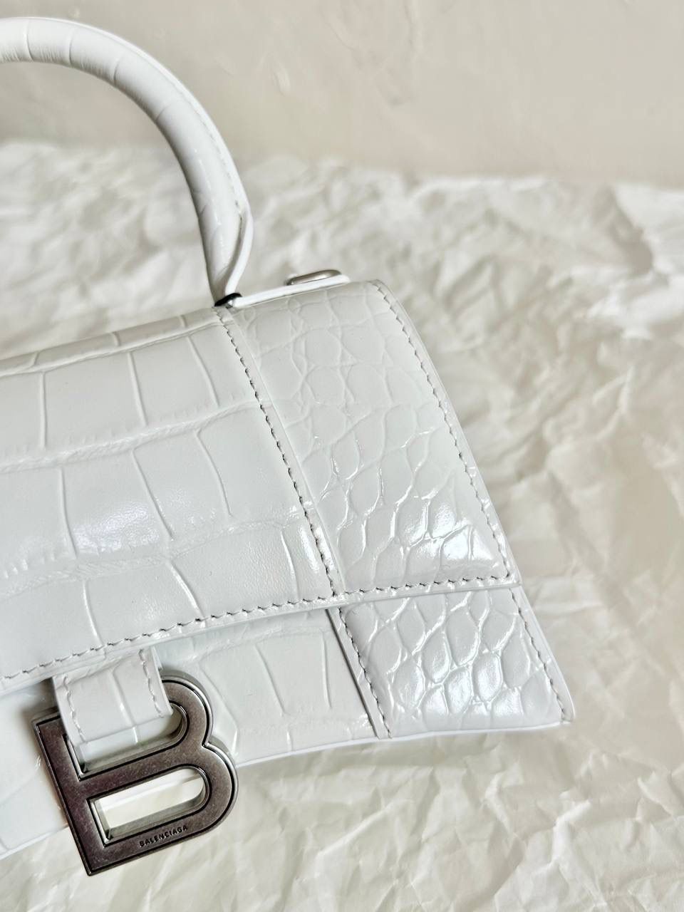 经典款🔥鳄鱼纹白银加小号XS/19cm🥚 hourglass沙漏包【正品级】 1.最新包型➕细节 2.唯一正确的圆形手柄 3.全网独家正确版官网包装 (非市场版本，礼品盒/说明说/吊牌/织带/防尘袋/礼品袋，均拿ZP开发对版⚠️) XS：19×13×8cm592833m S：23×15×10cm593546m