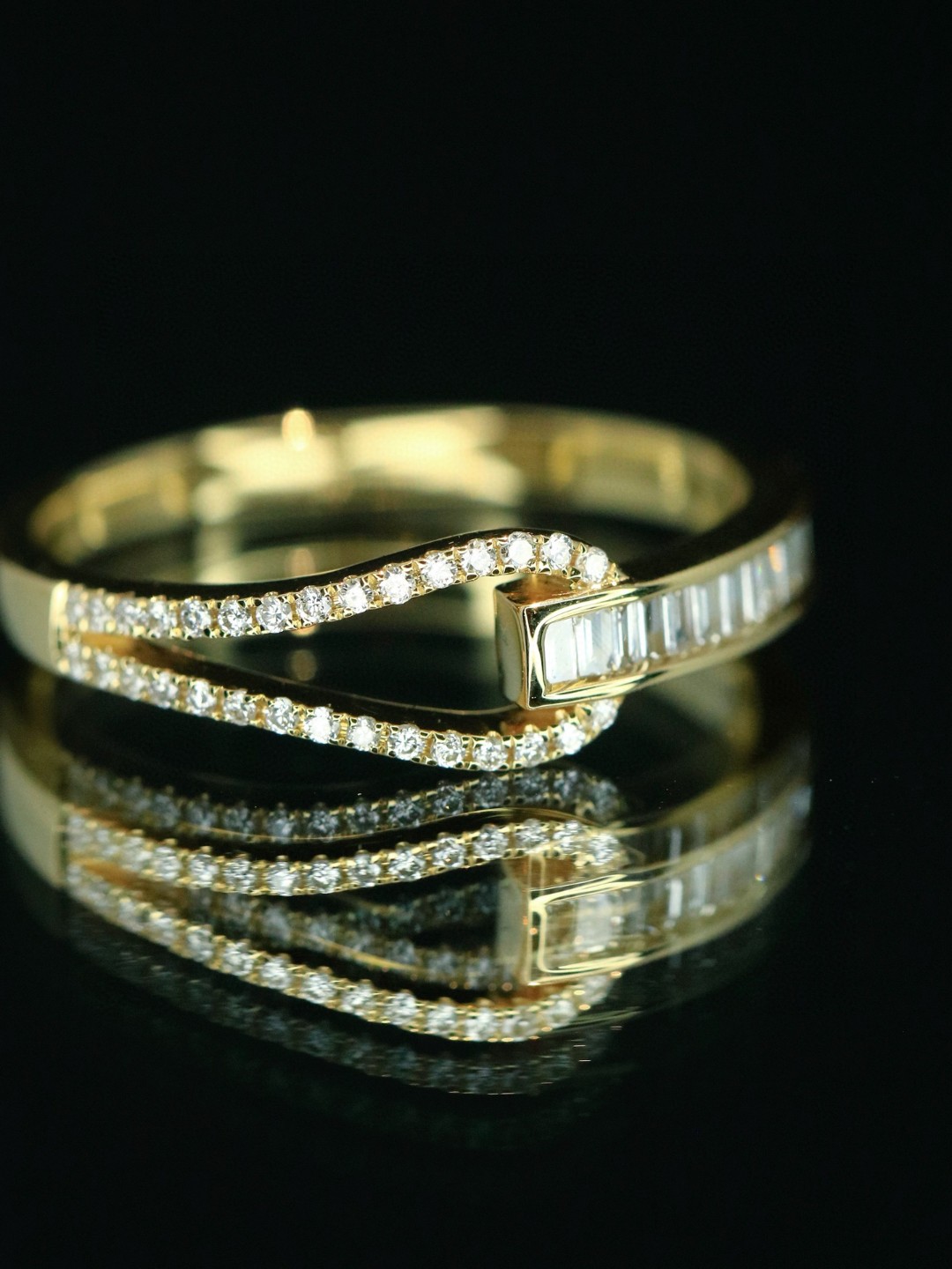 18K Diamond Ring 