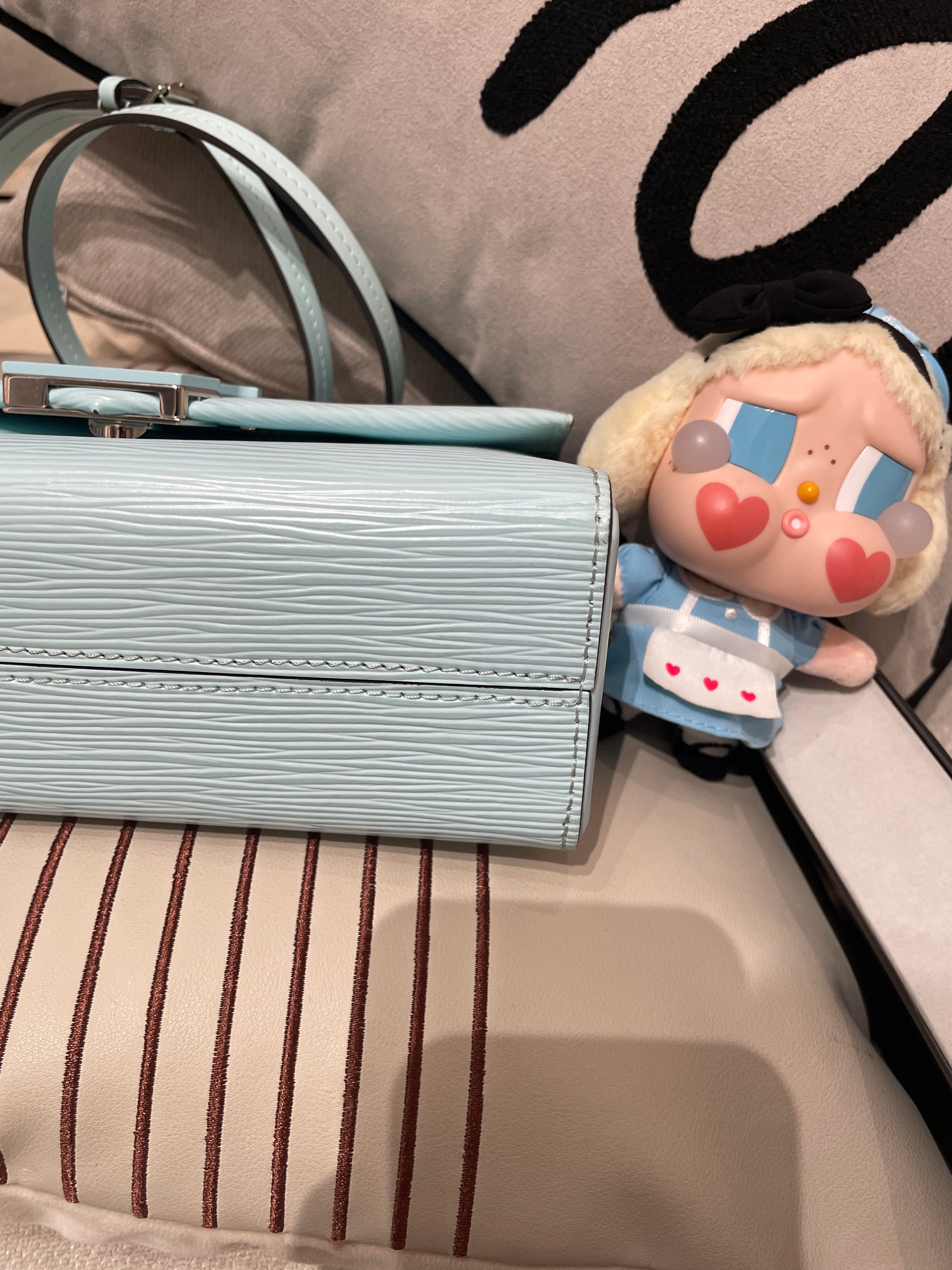 LV GRENELLE M55981 781715 epi 100%Authentic,98%new ✅塵袋 ✅box