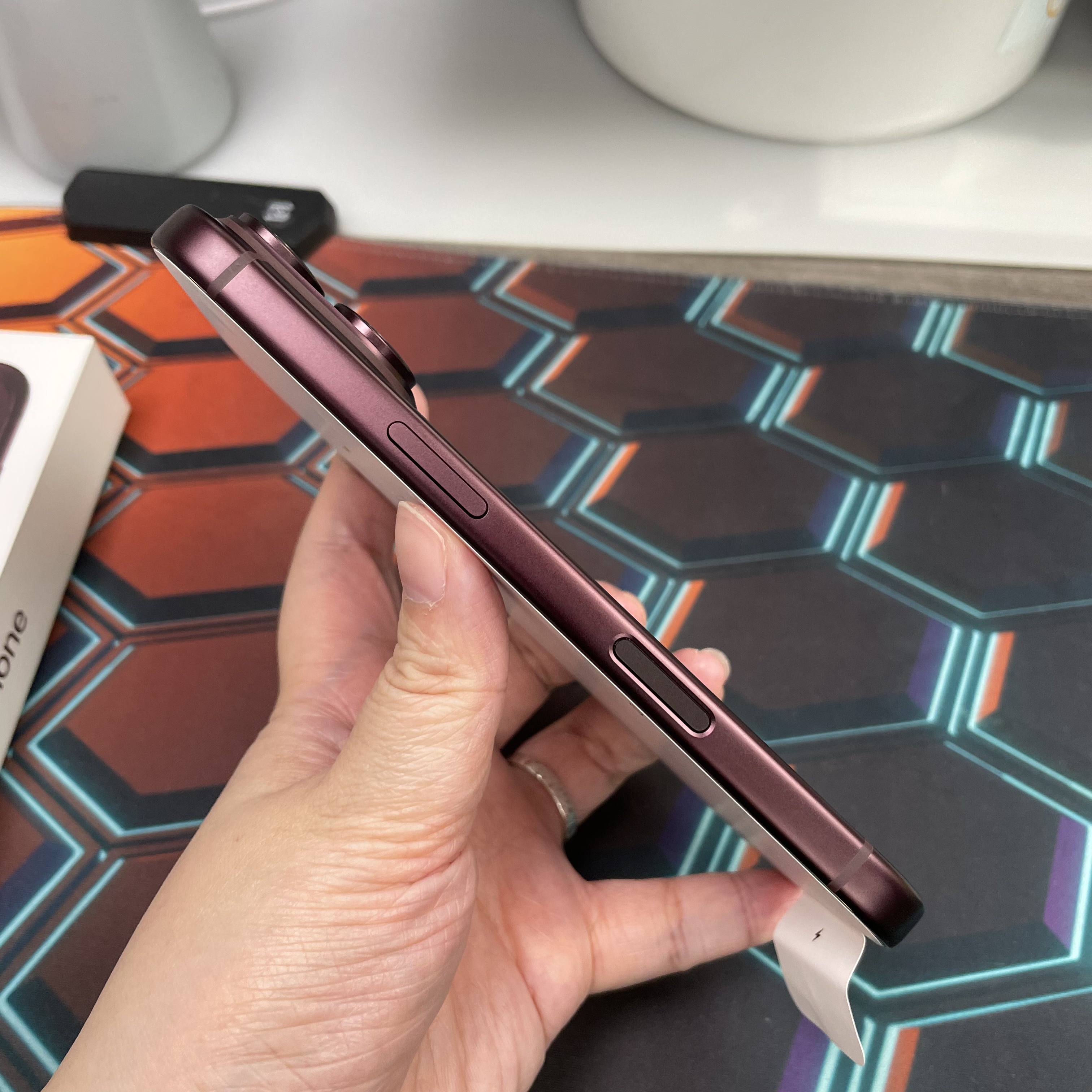 *8311 18 pro 全新機 256GB 電100 酒紅色 red