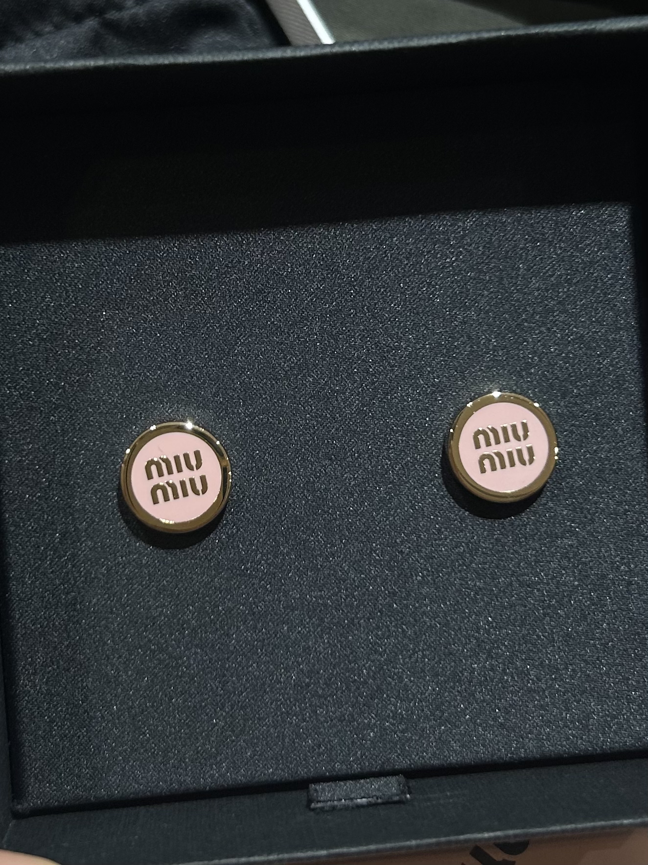 Miu Miu Earrings Pink 100%Authentic,unused ☑️2026專門店收據☑️Dust bag☑️Box