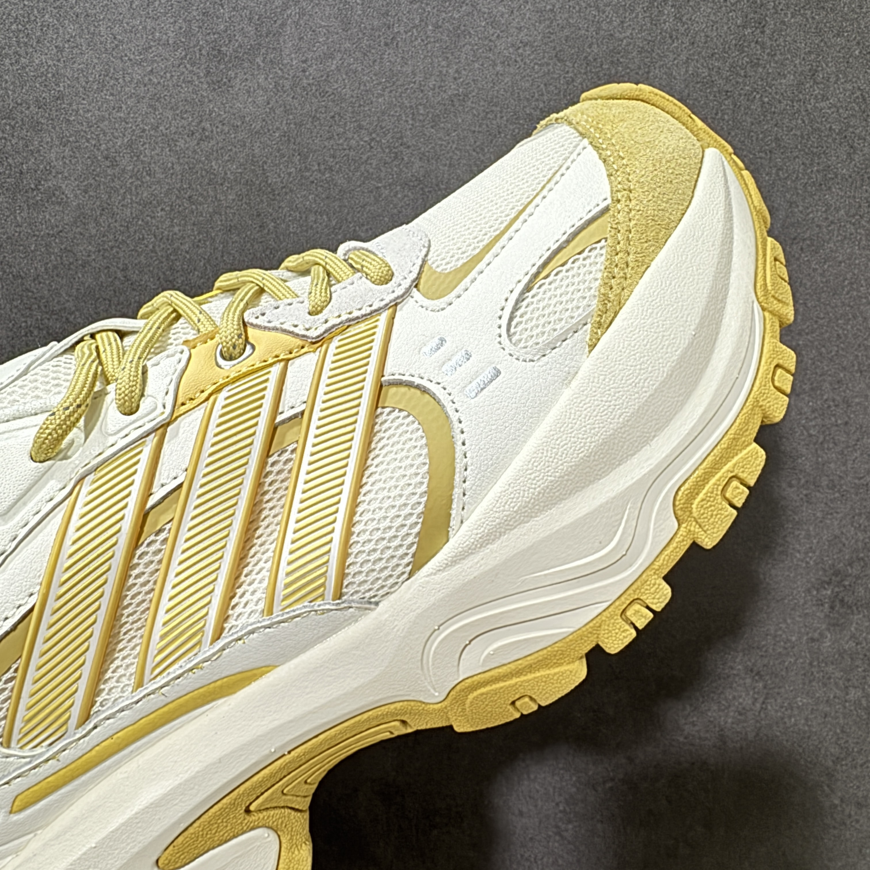 Adidas Shadow Fever JQ7623