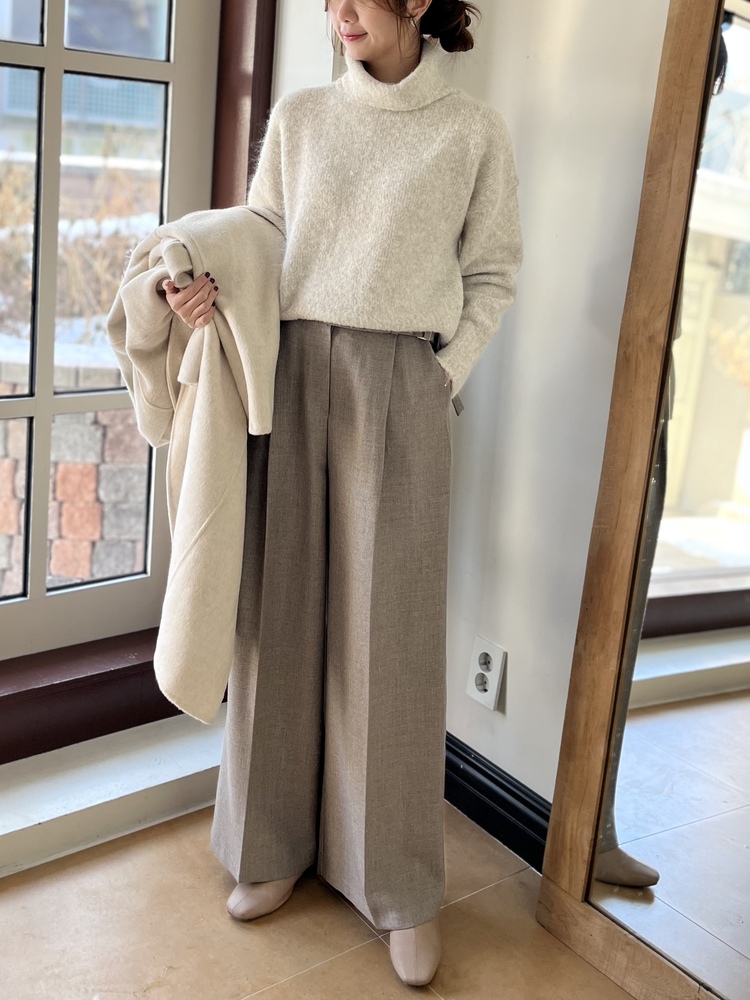 Warm-Tone Buckle Drape Slacks (Oat)