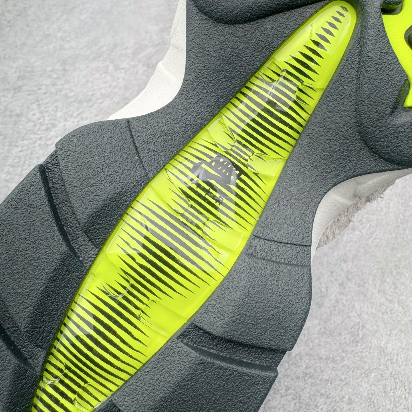 Nike Air Max 95 OG "Reverse Neon" HM4740-001