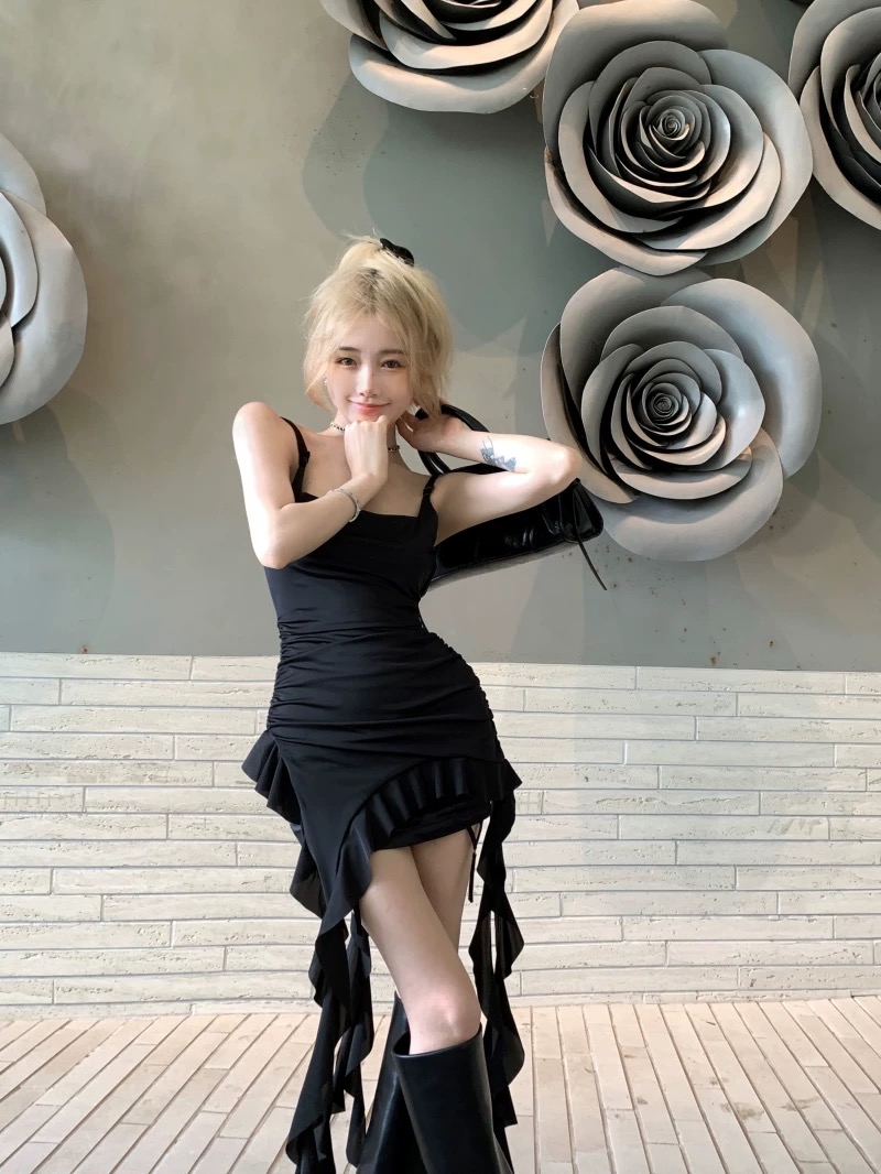 DR373辣妹吊带连衣裙