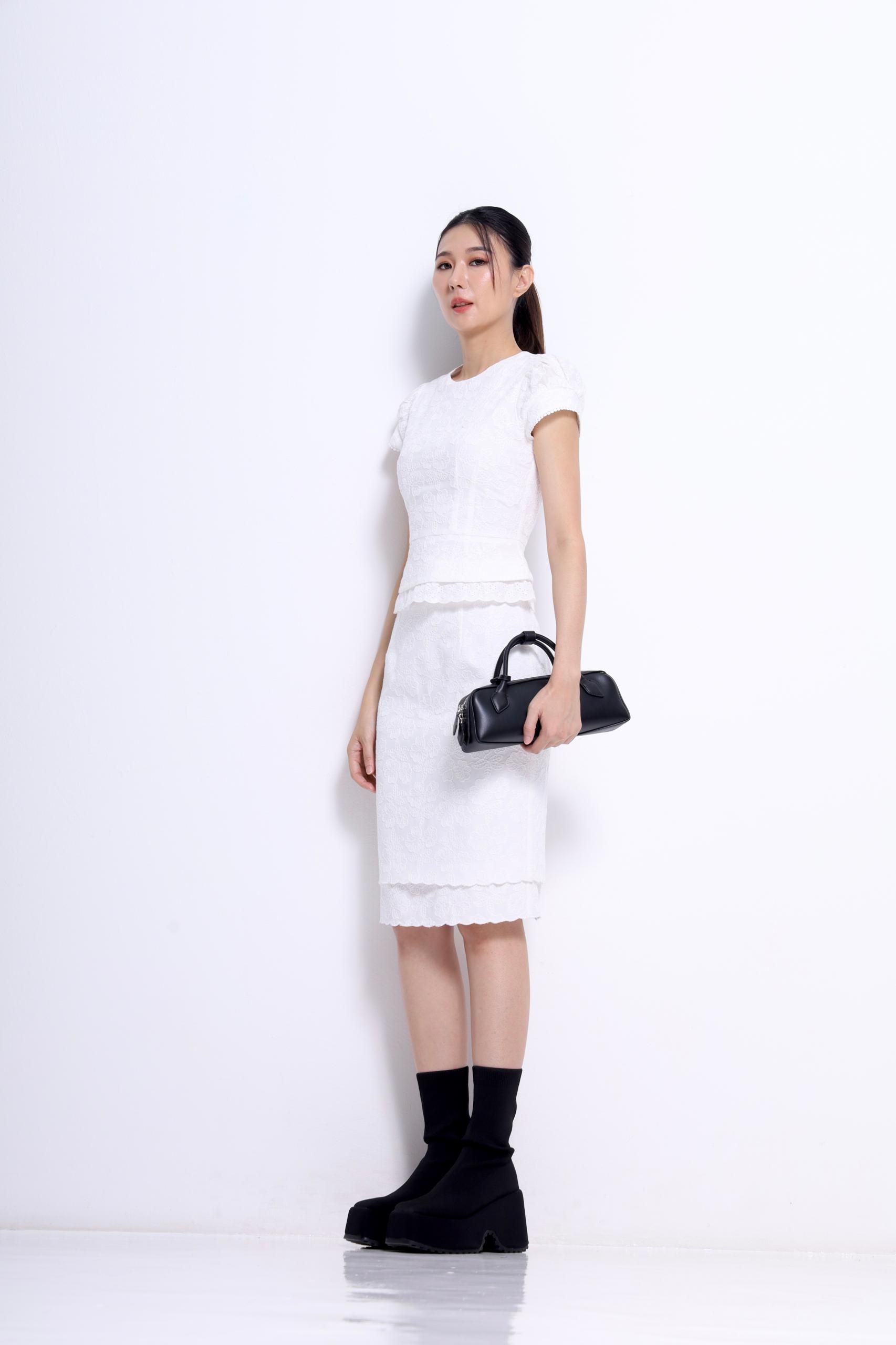 CB2738 Classic Peplum Top