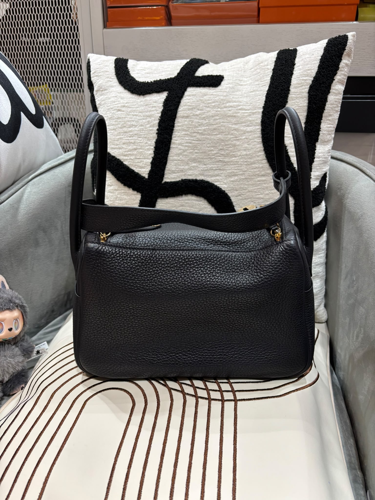 Hermes Lindy 26 Stamp X 黑色牛皮淺金扣  100%Authentic, 95%New ✅Dust bag