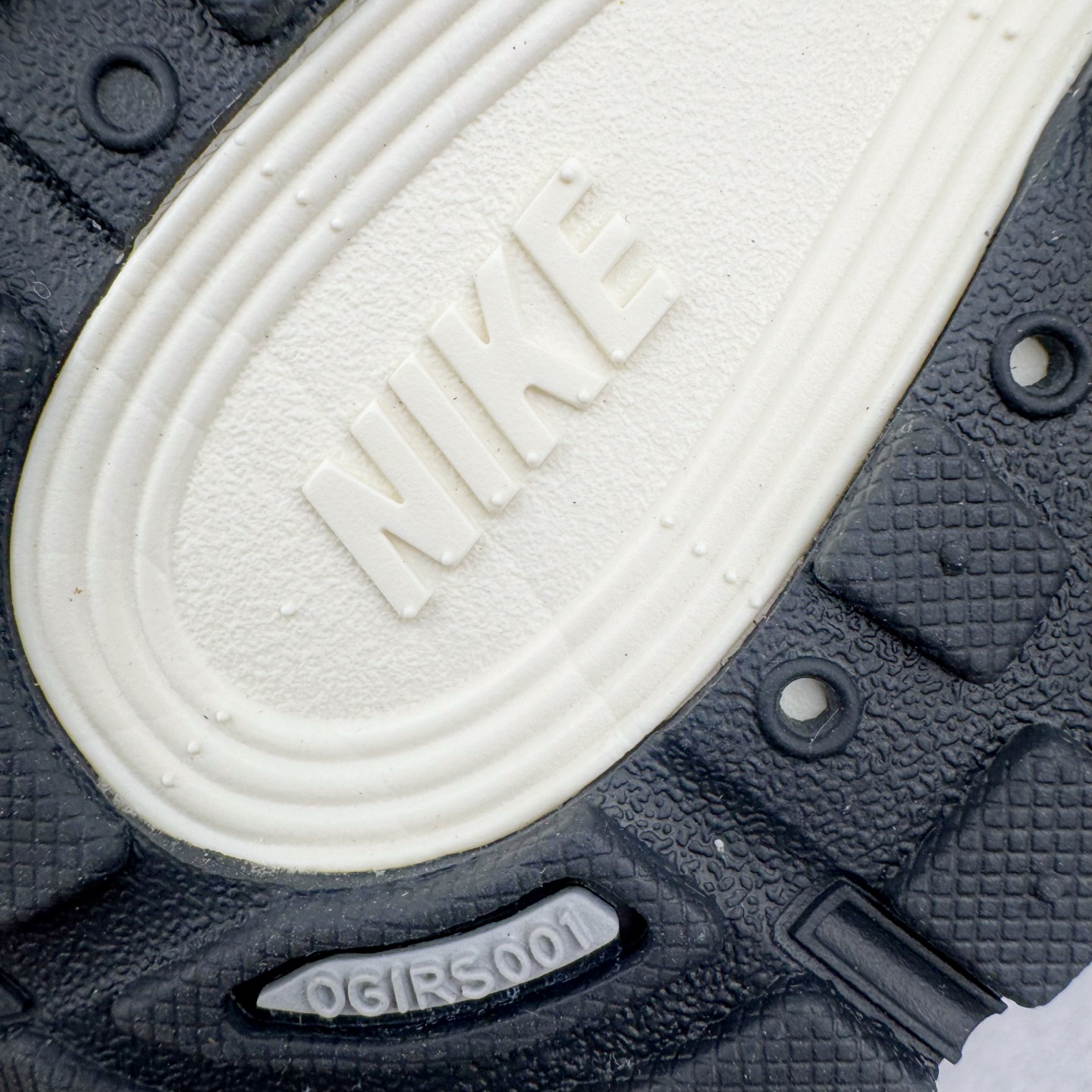 Nike P-6000 CD6404-105  