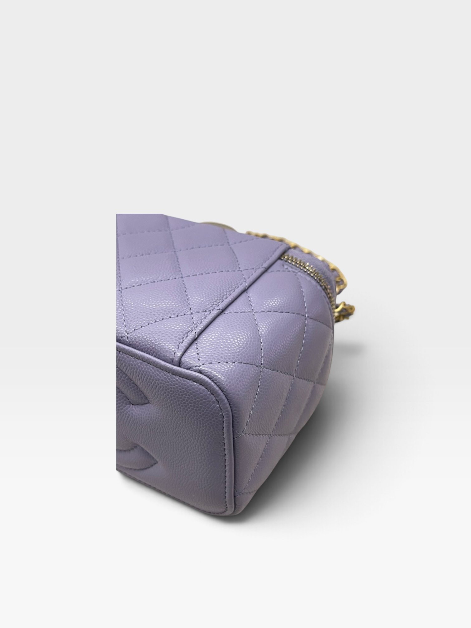 Pre-Owned CHANEL Clutch With Chain / Product Code: 091005