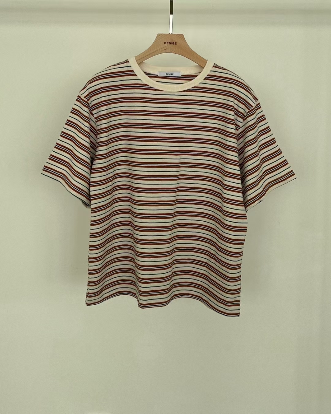 Vintage-Inspired Loose Fit Multicolor Striped T-Shirt with Contrast Collar ‖ 复古撞色多色条纹宽松T恤KR01311601