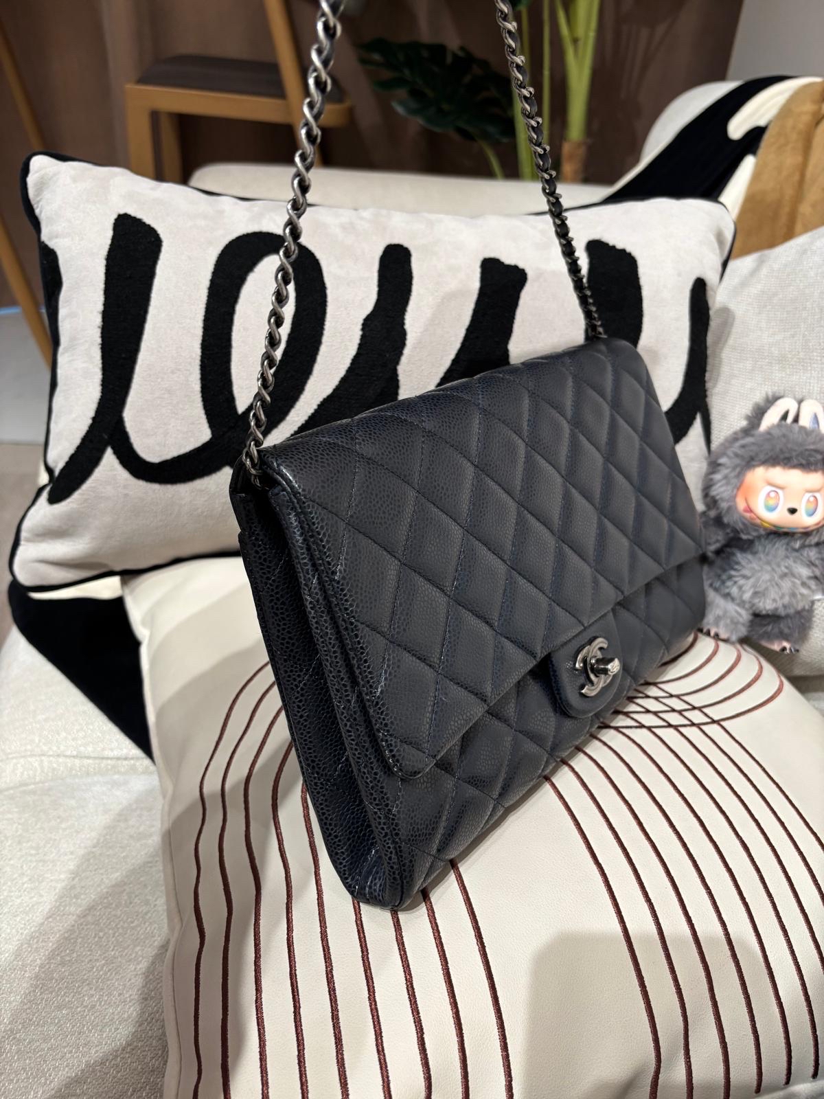 Chanel flap bag navy 荔枝牛皮 W27.5x18cm 100%Authentic ,95%new  ✅21 card✅dust bag✅盒 