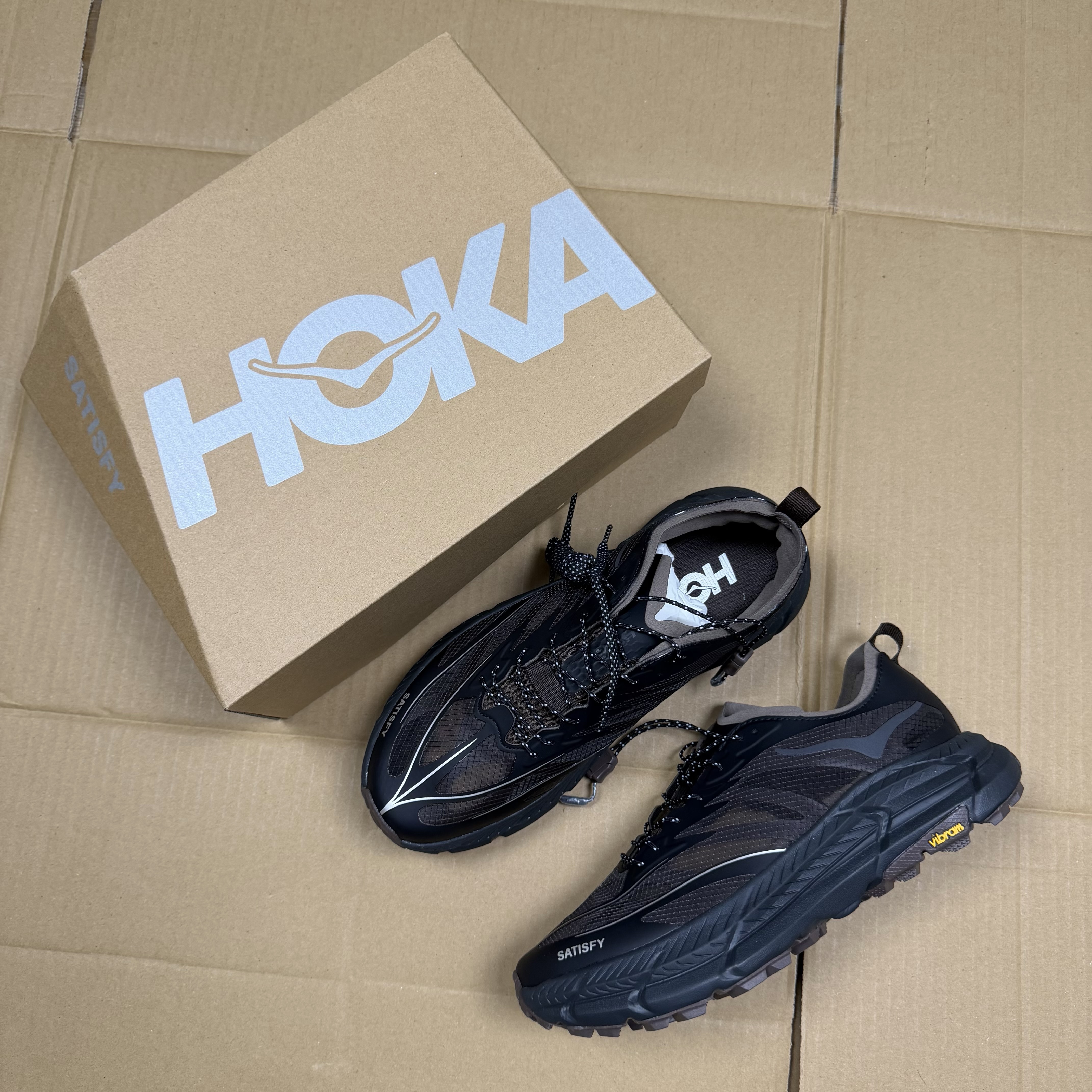HOKA Restore TC