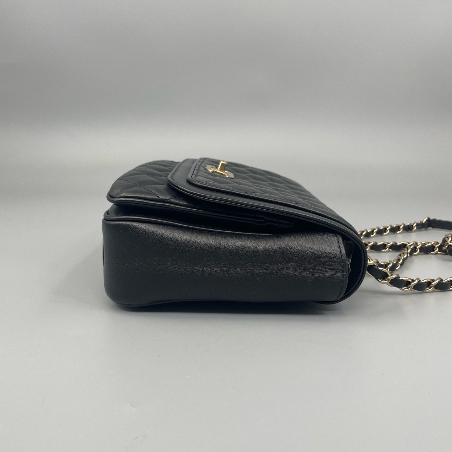 【預訂貨品】Chanel黑金菱格紋豆腐包