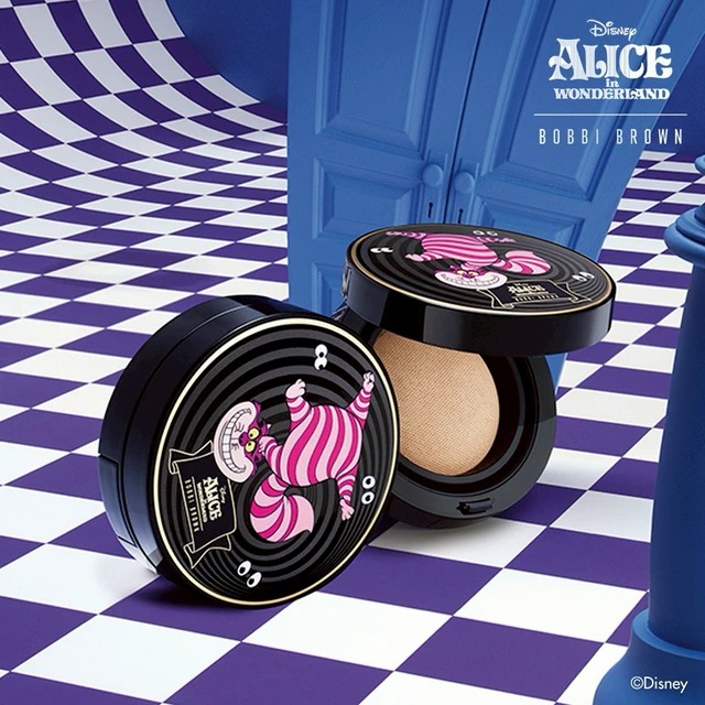 超夢幻上市 🐰 Bobbi Brown X 愛麗絲夢遊仙境 🩷 霧光持久氣墊粉餅 #01 porcelain 12g