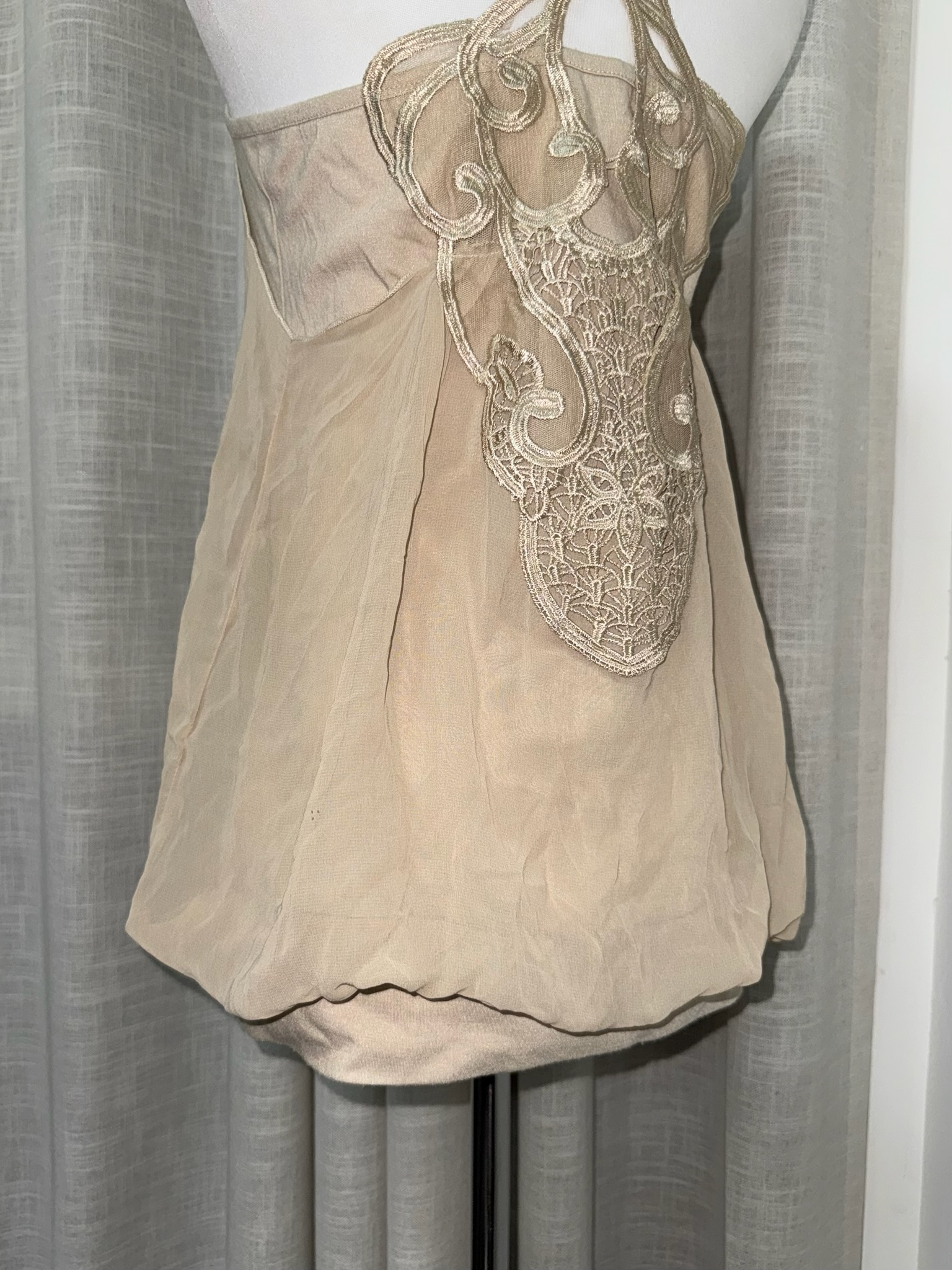 Baroque Lace Back Bubble Hem Top