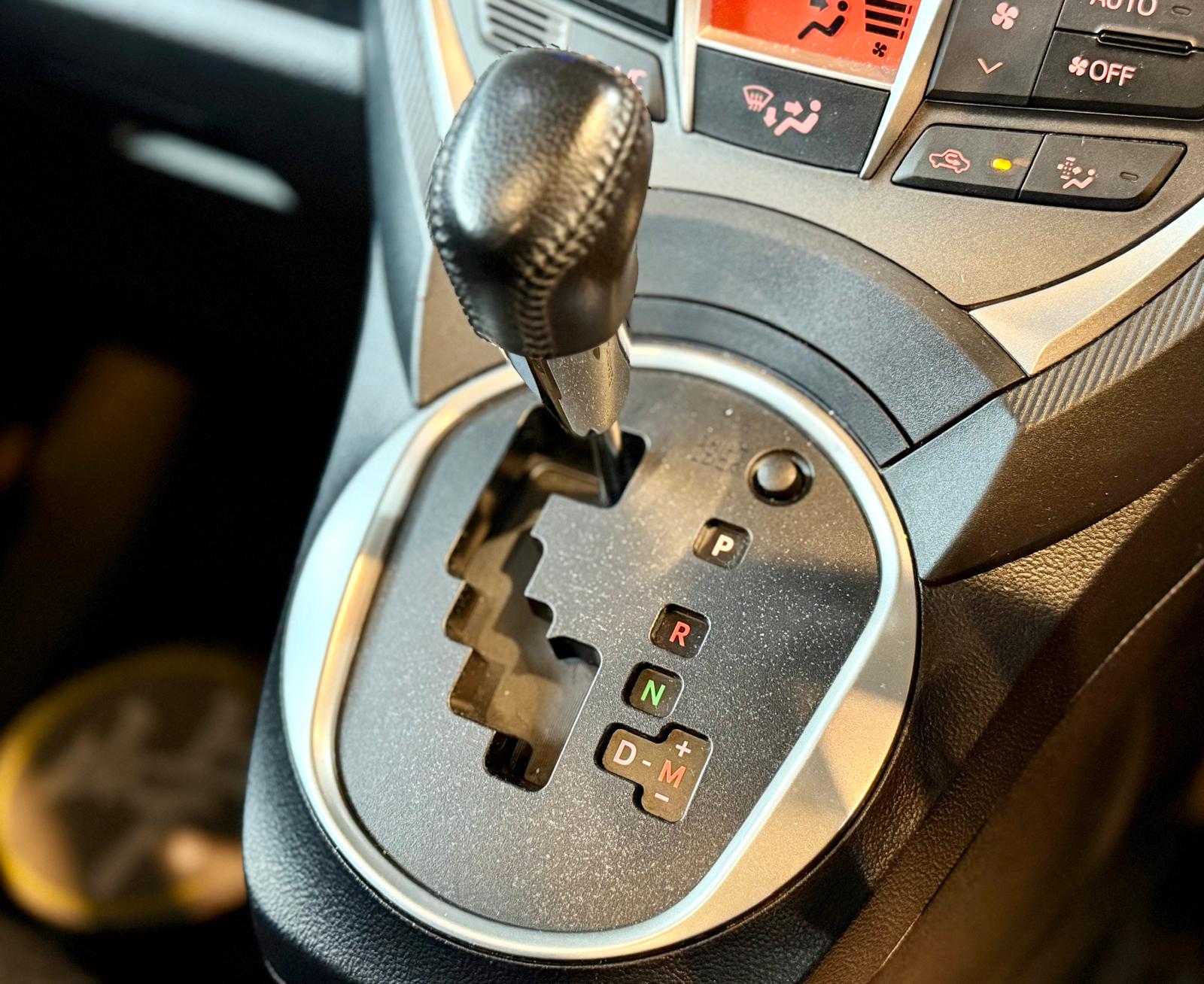 Toyota Ractis Verso 2011