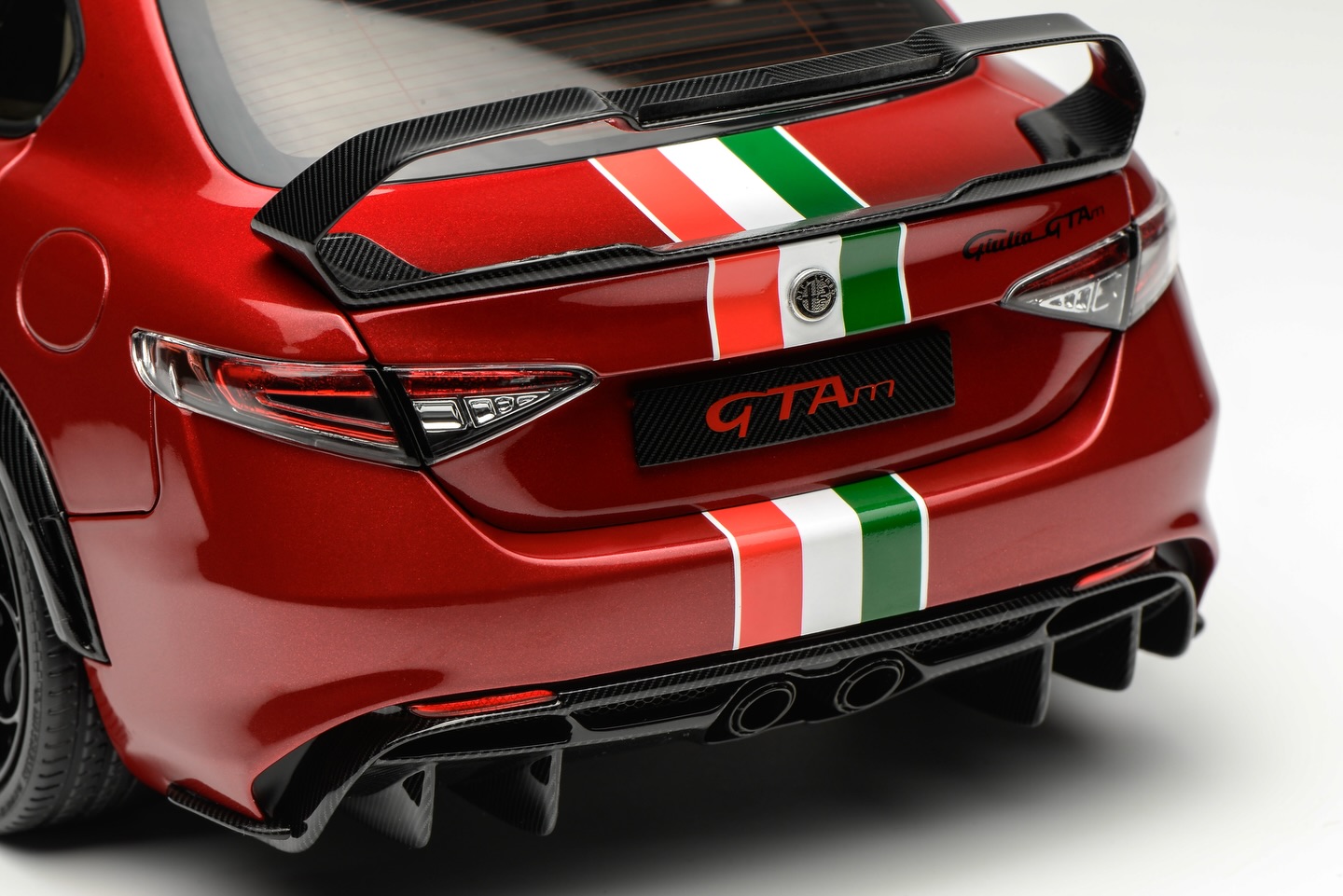 *READY STOCK MOTORHELIX 1/18 Alfa Romeo Giulia GTAm Diecast model Red Italy Livery #69