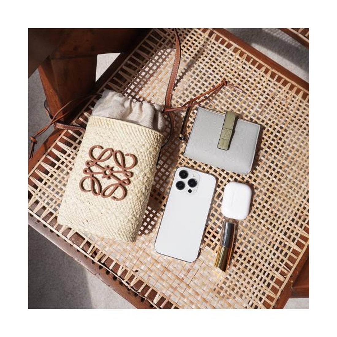 限時優惠✨訂貨🍒Loewe Square pocket bag  Size 22.5x14x6cm