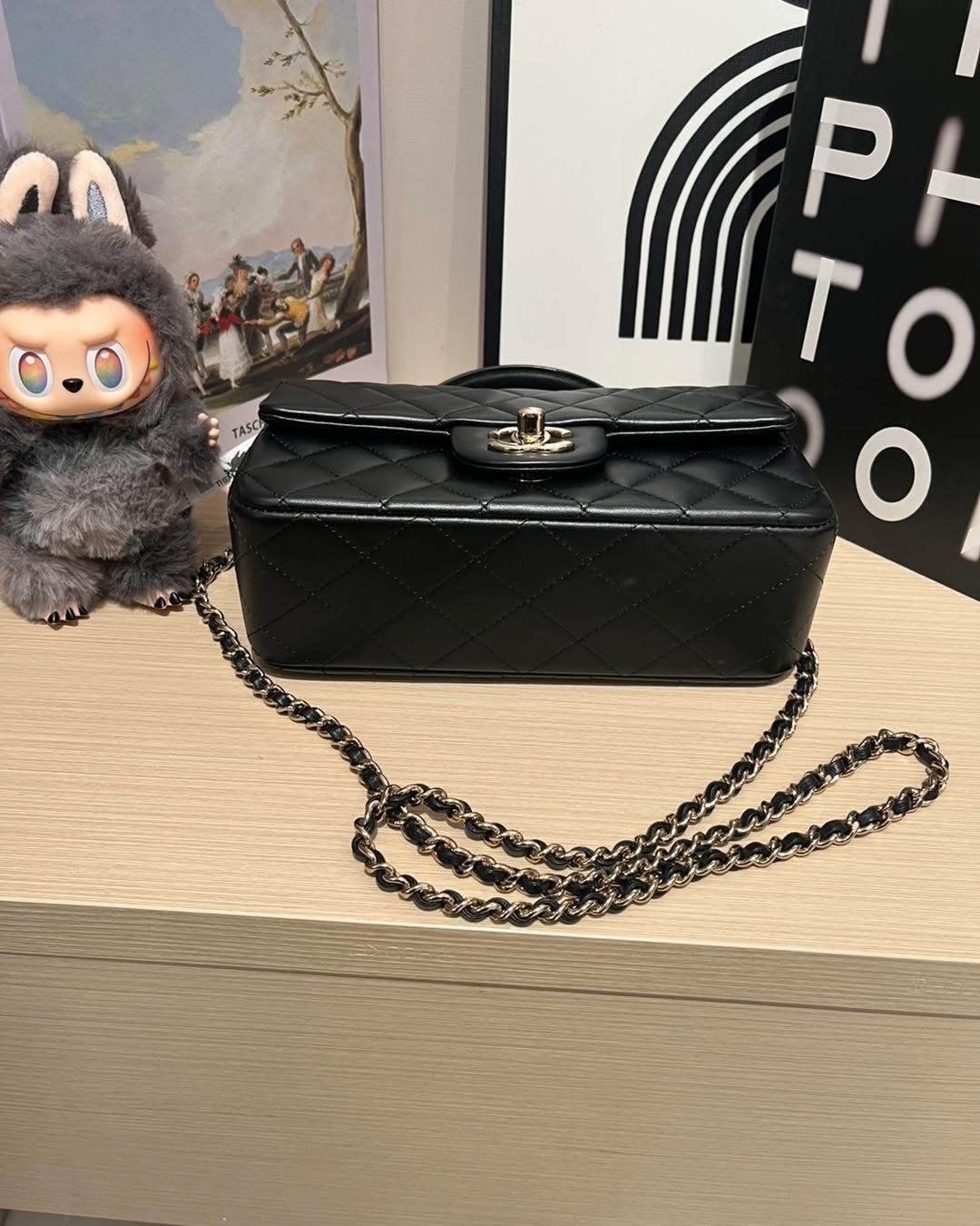 Chanel mini flap bag with Top handle AS2431 黑金 100%Authentic ,95%new ✅晶片✅塵袋✅box