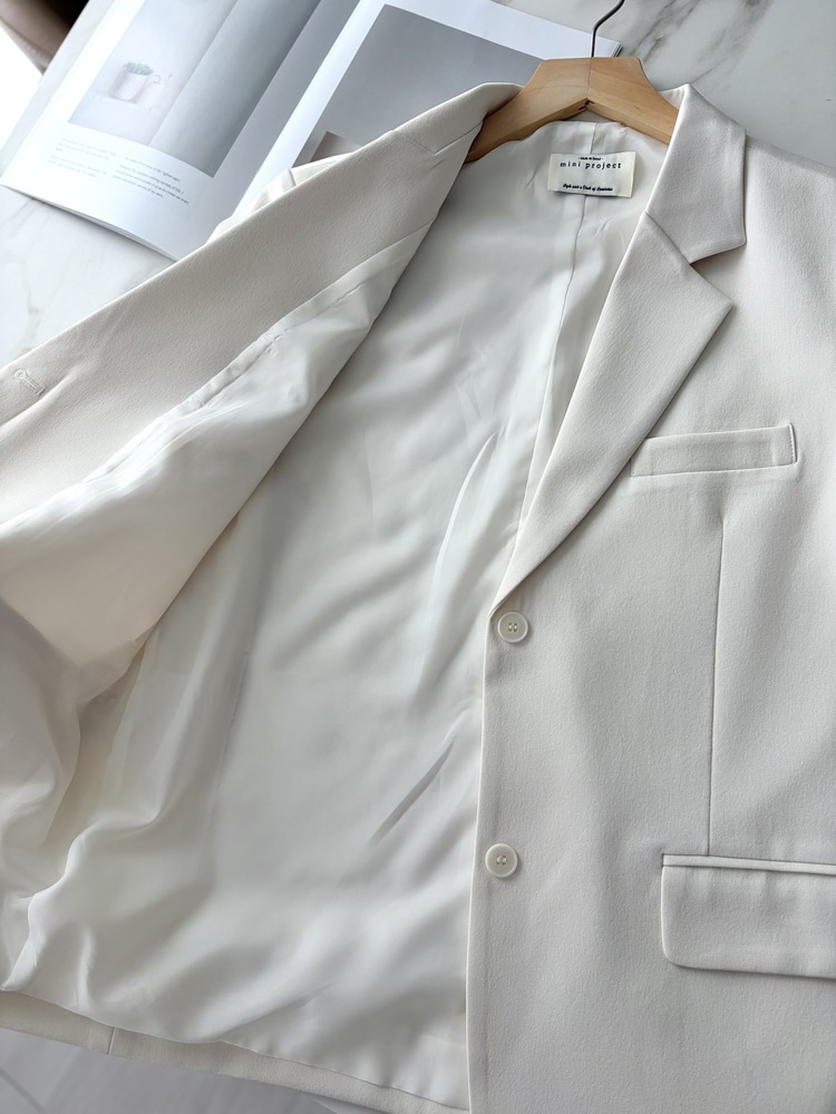 Aveline Relaxed Fit Blazer (Ivory)