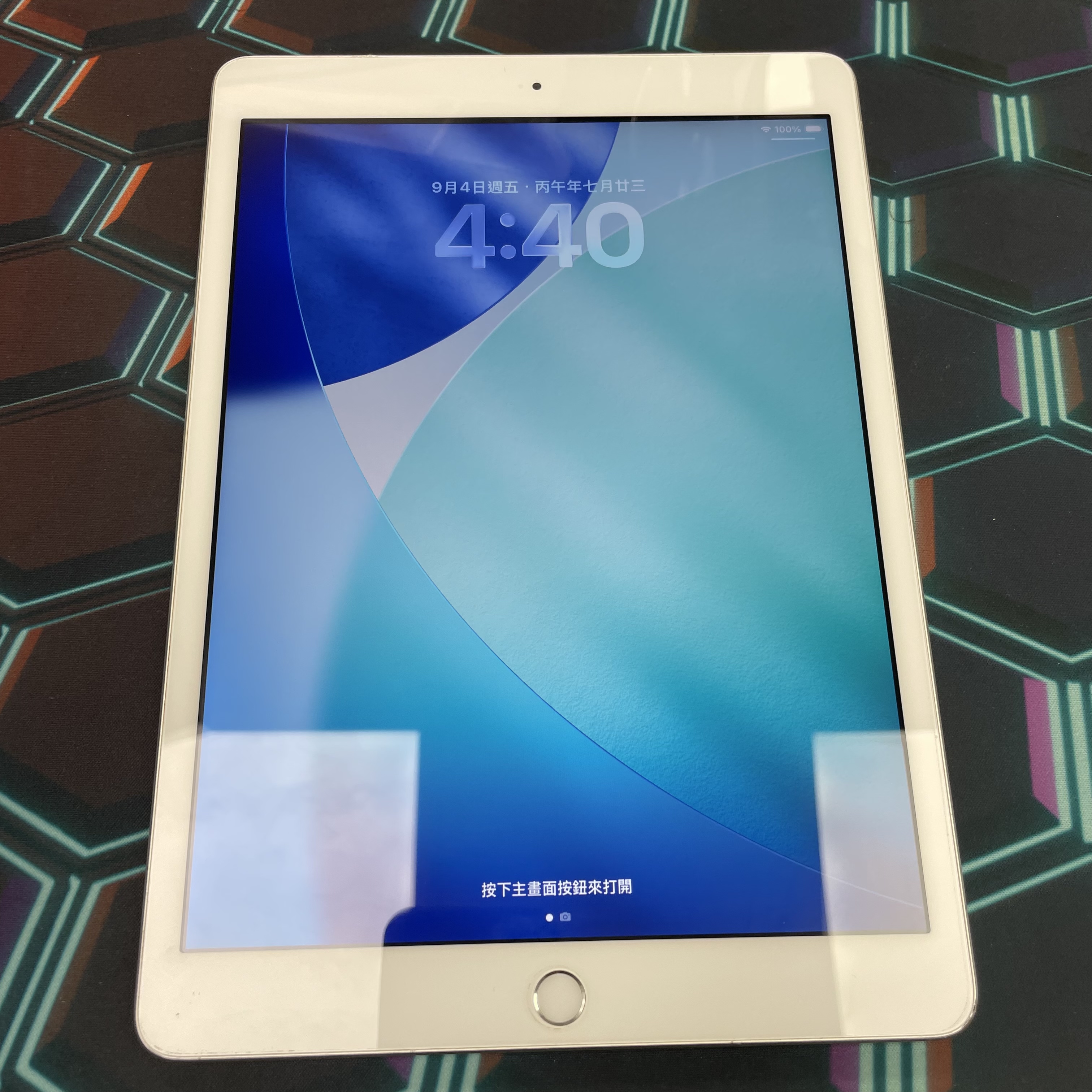 *768981 iPad 8 勁靚機 128GB WIFI版 銀色 sliver