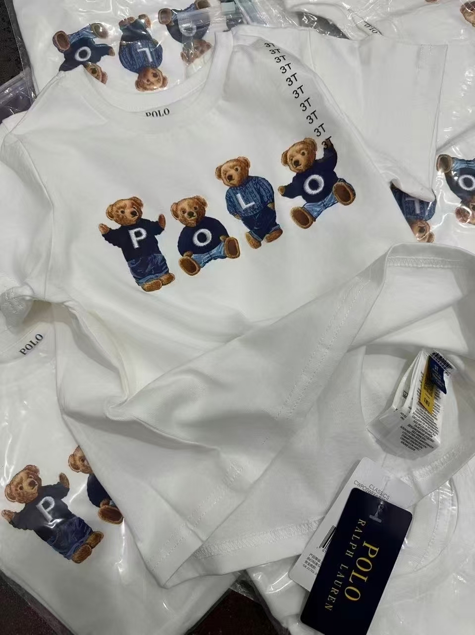 0685 PL 四隻小熊字母刺繡 Tee
