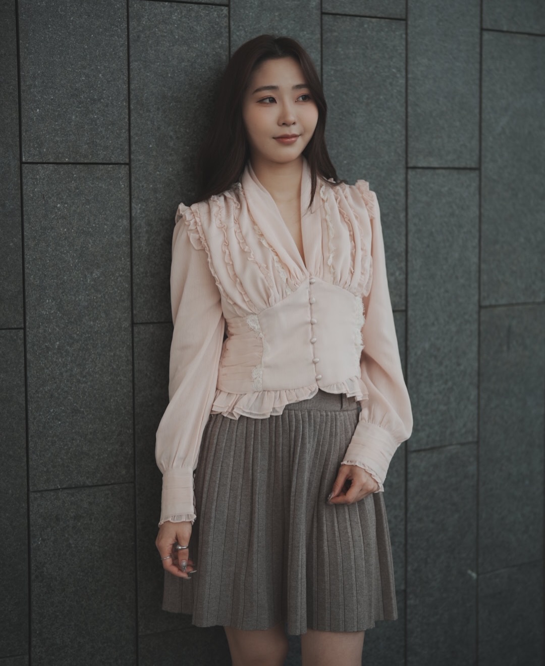 優雅粉紅奏摺襯衫